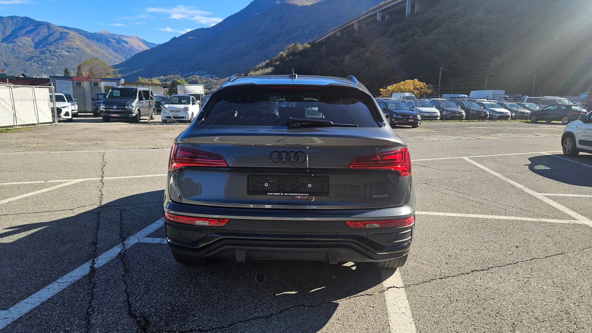 AUDI Q5 Sportback 40 TDI Blackedition quattro S-tronic-image-4