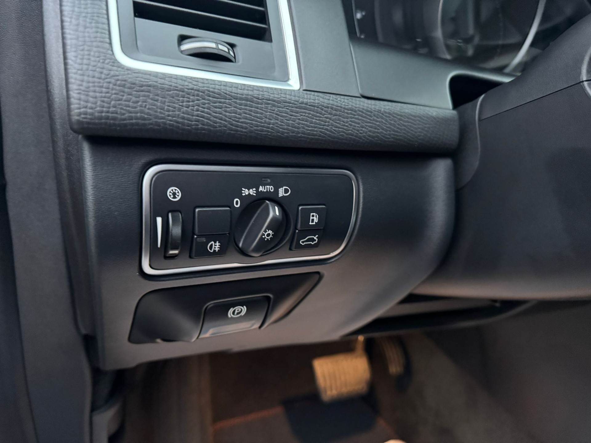 VOLVO XC60 D5 AWD OceanRace Geartronic-image-18
