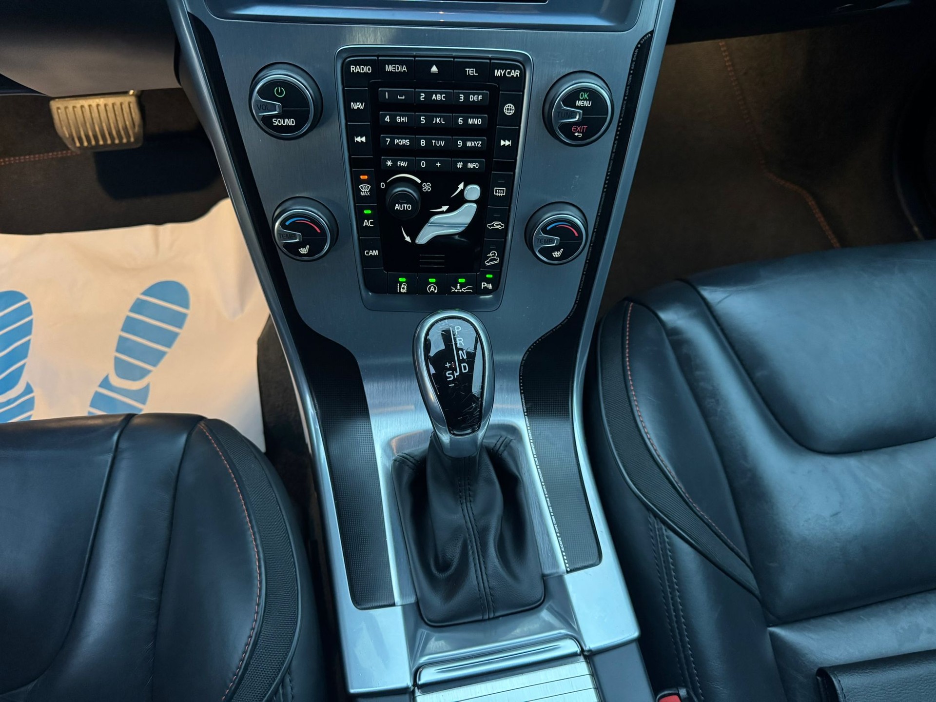 VOLVO XC60 D5 AWD OceanRace Geartronic-image-20