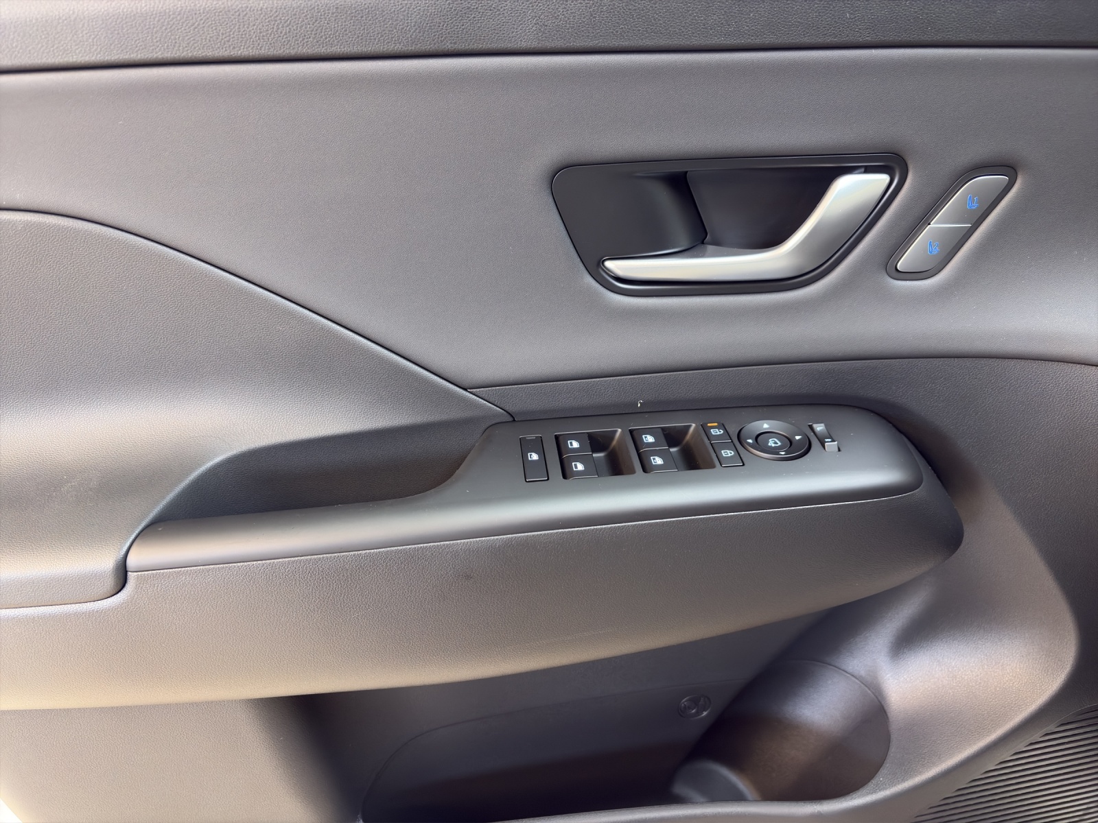 HYUNDAI Kona 1.6 GDi HEV Vertex DCT-image-8