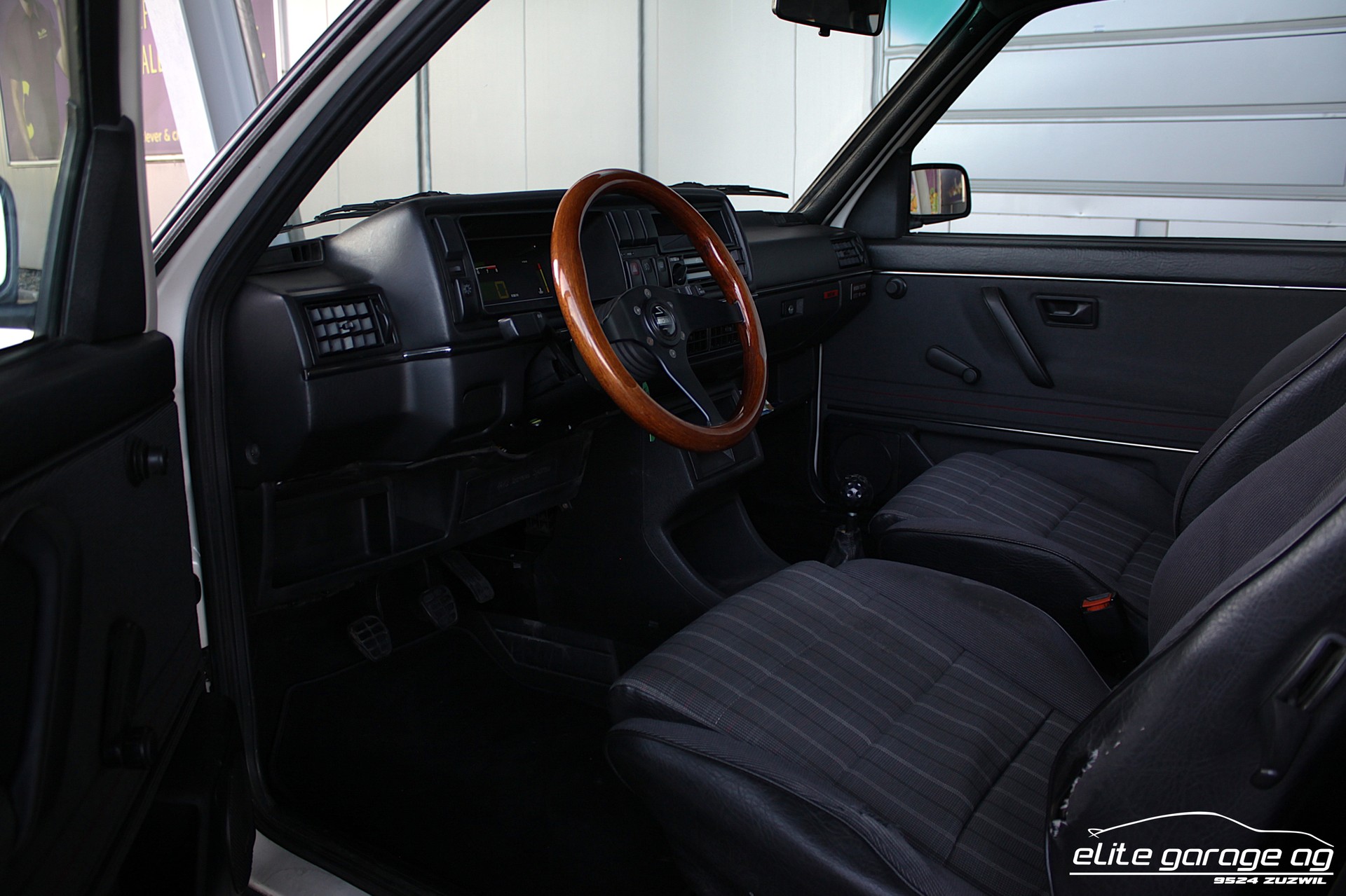 VW Golf 1800 GTI 16V HighTech Nr. 0719-image-11