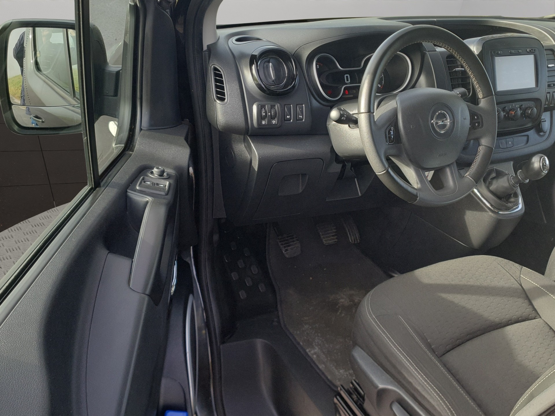 OPEL Vivaro 1.6 CDTI 2.9t L1H1-image-9