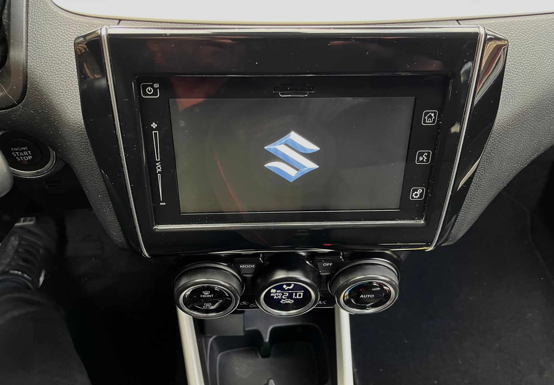 SUZUKI Swift 1.2i 16V SHVS TradizioTop Hybrid Allgrip 4x4-image-11