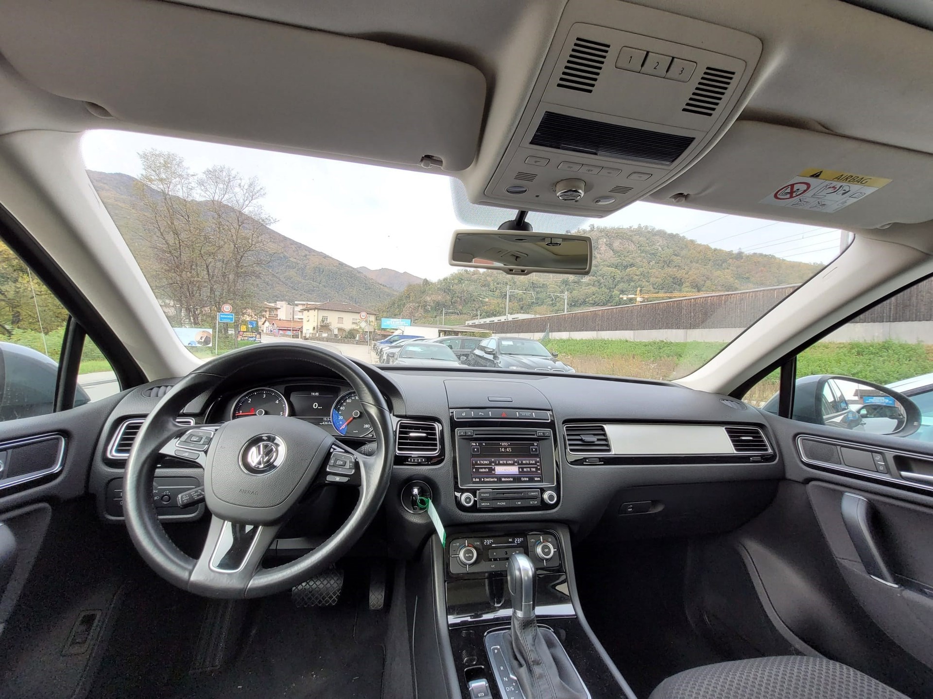 VW Touareg 3.0 TDI BlueMotion Technology Tiptronic-image-9