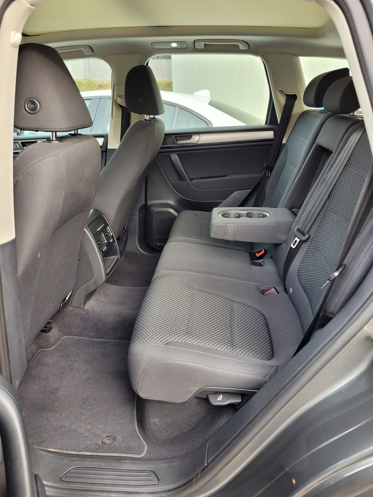 VW Touareg 3.0 TDI BlueMotion Technology Tiptronic-image-11