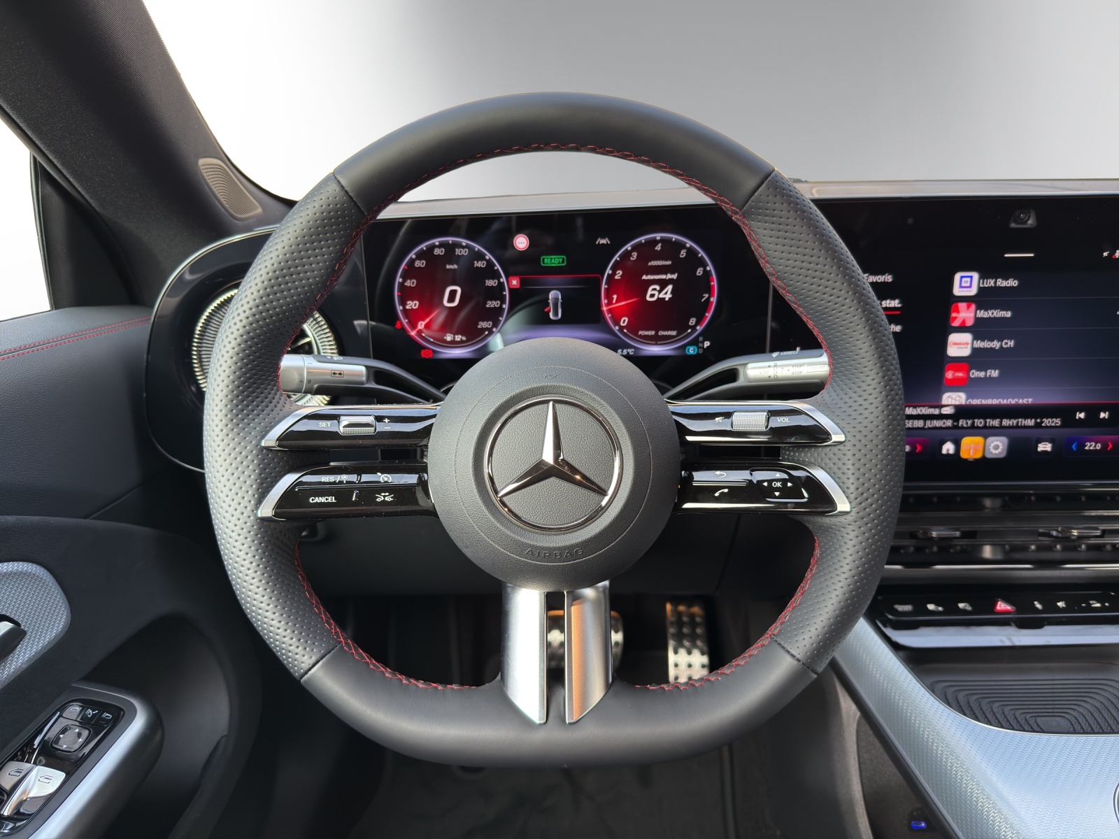 MERCEDES-BENZ CLA 200 8G-DCT 4Matic-image-13