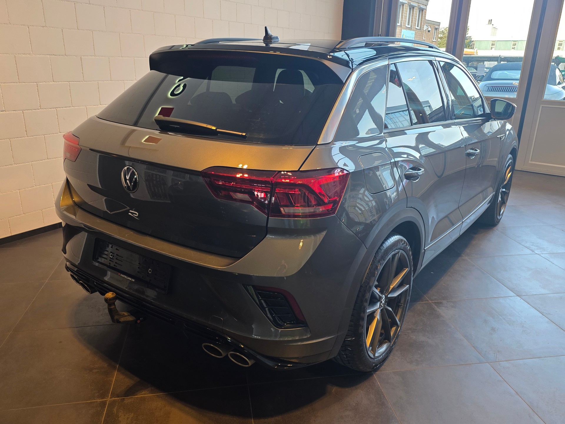VW T-Roc 2.0 TSI R 4M-image-3