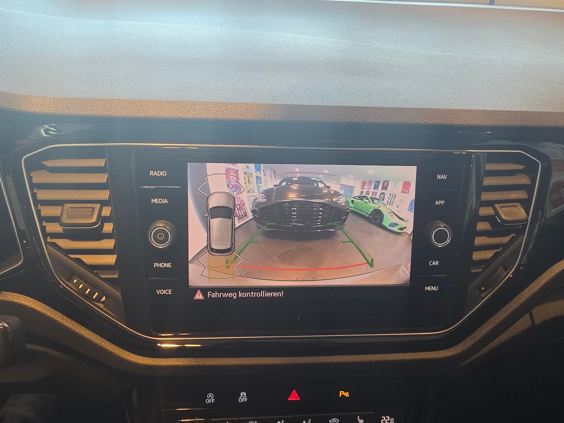 VW T-Roc 2.0 TSI R 4M-image-21