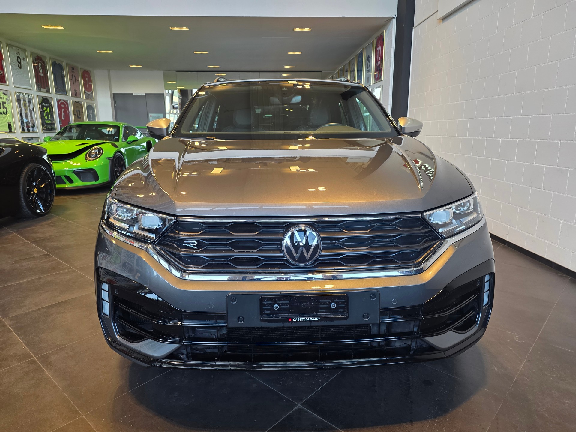 VW T-Roc 2.0 TSI R 4M-image-1