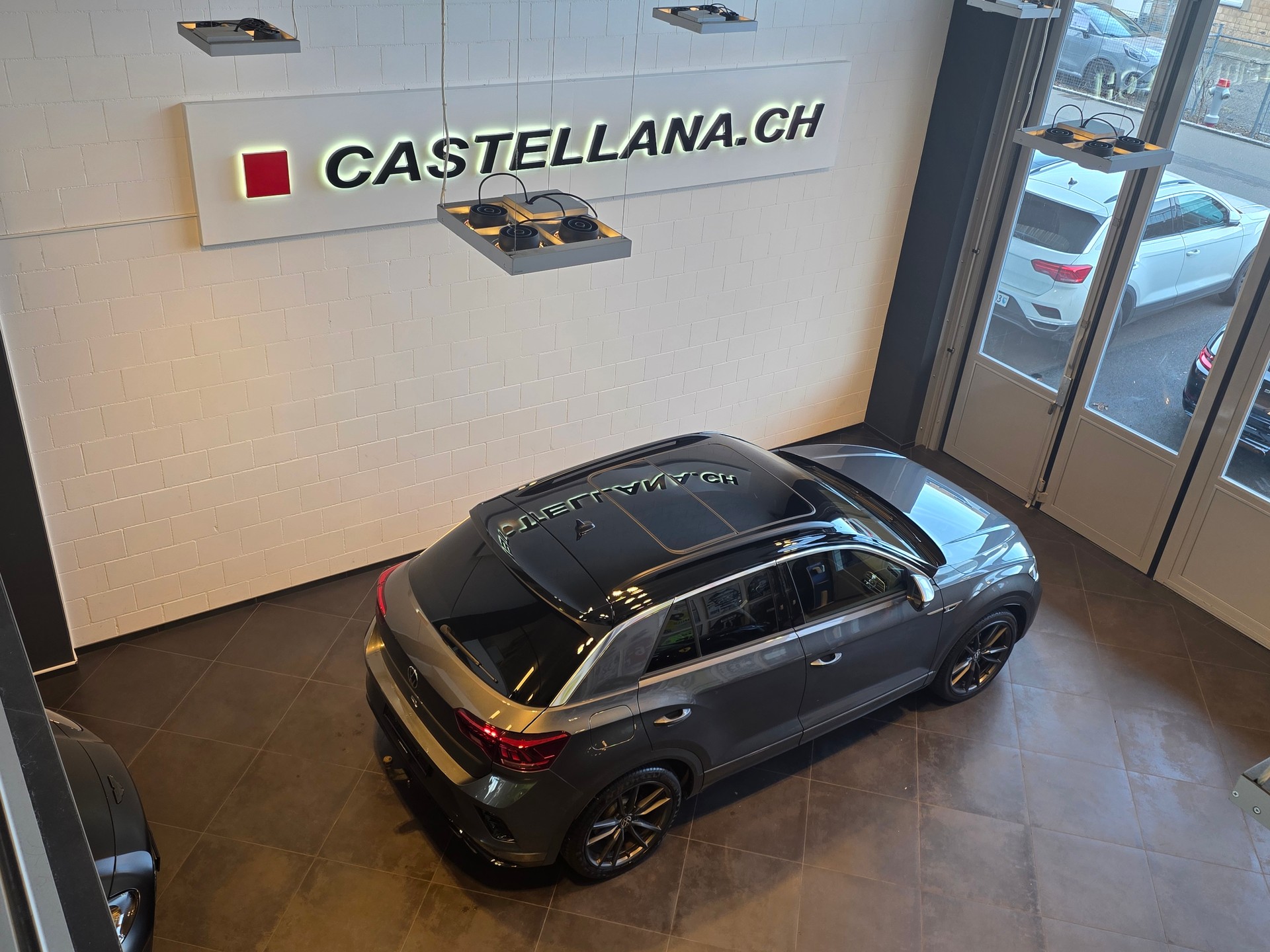 VW T-Roc 2.0 TSI R 4M-image-25