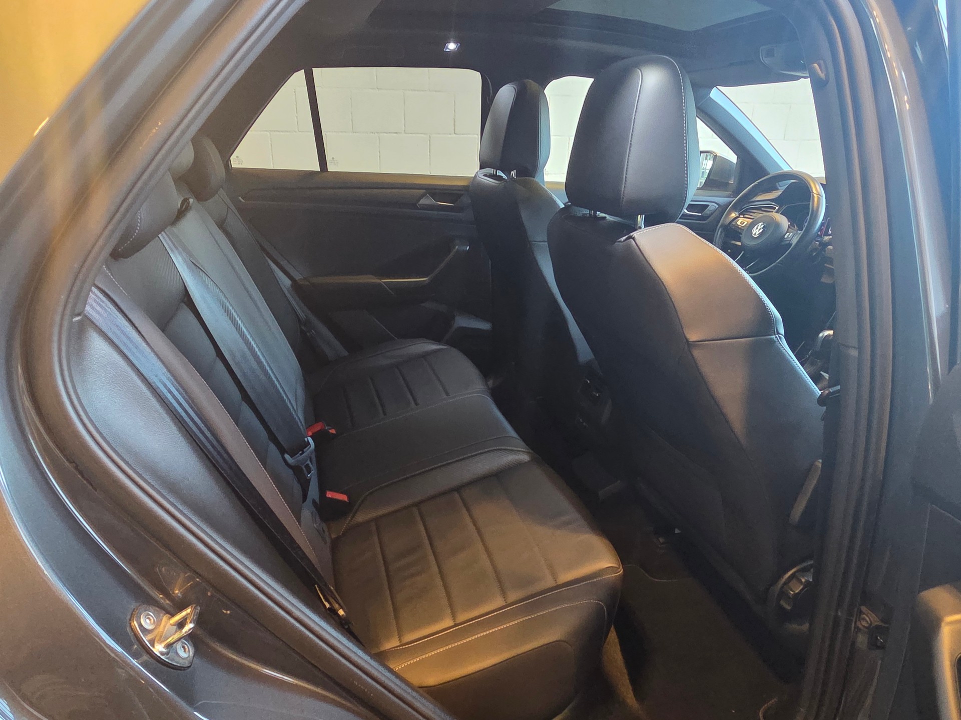 VW T-Roc 2.0 TSI R 4M-image-13