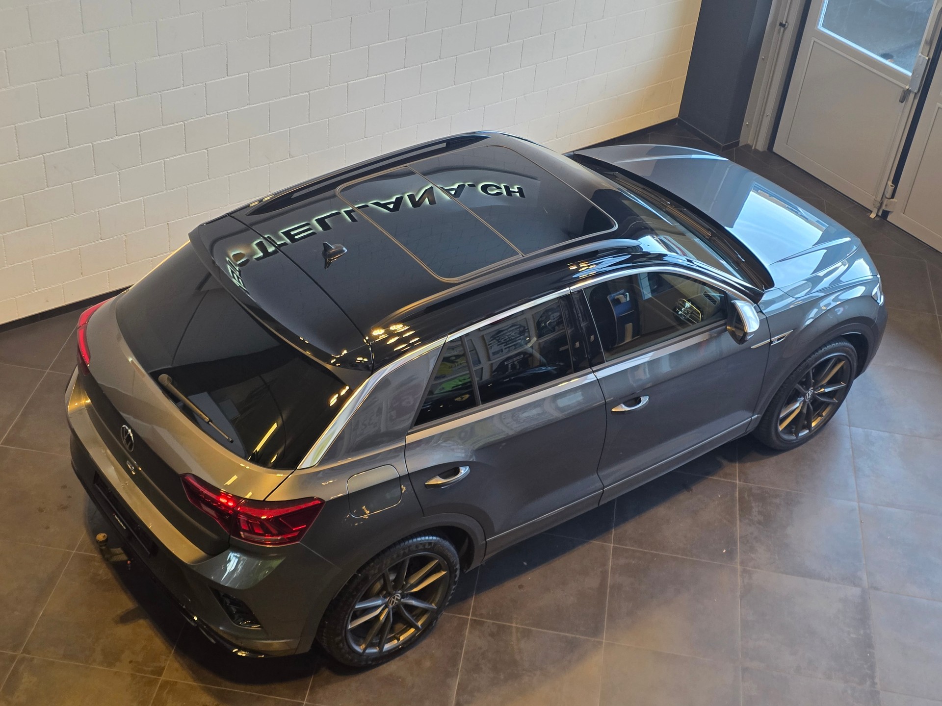 VW T-Roc 2.0 TSI R 4M-image-24