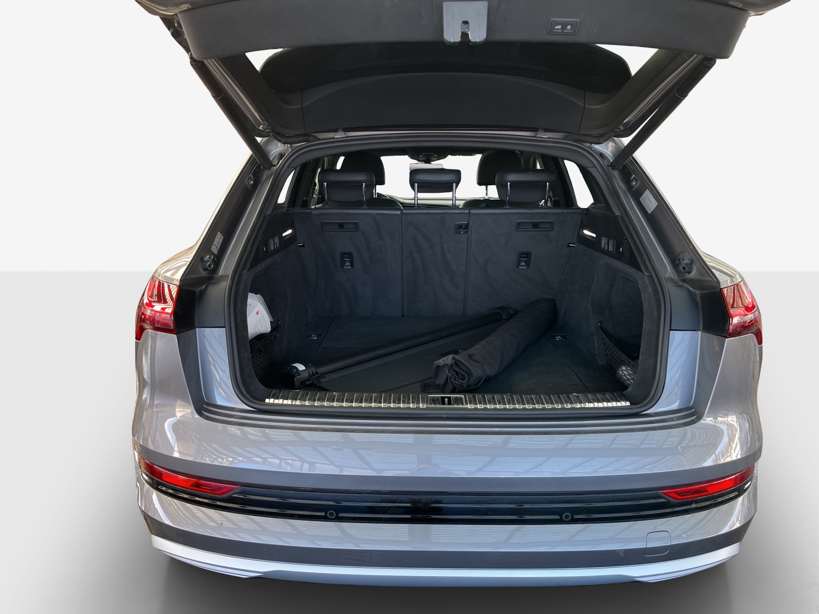 AUDI e-tron 55 Advanced quattro-image-11
