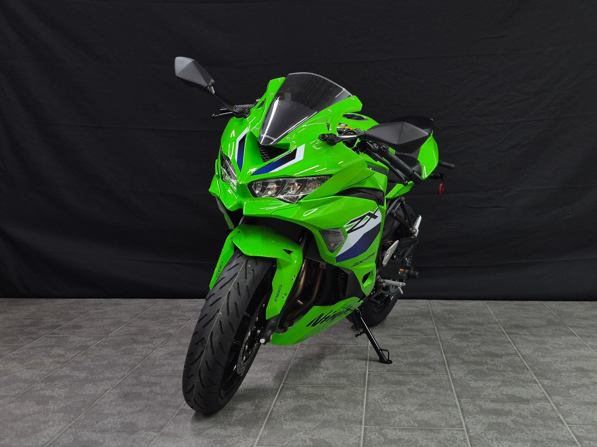 KAWASAKI Ninja ZX-4RR-image-7