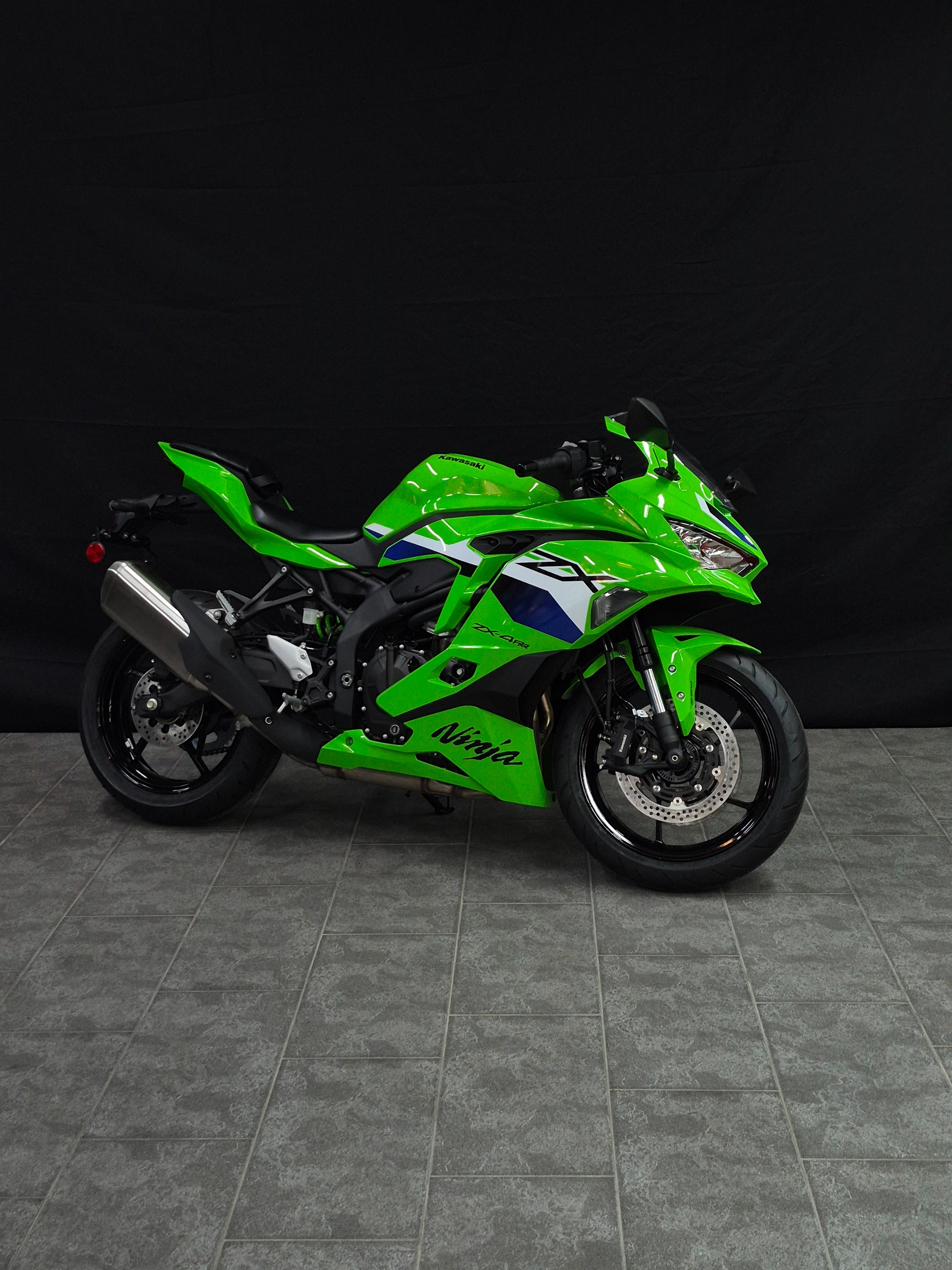 KAWASAKI Ninja ZX-4RR-image-12