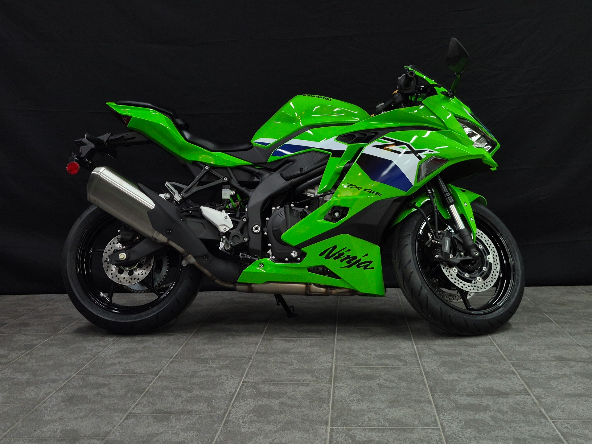 KAWASAKI Ninja ZX-4RR-image-14