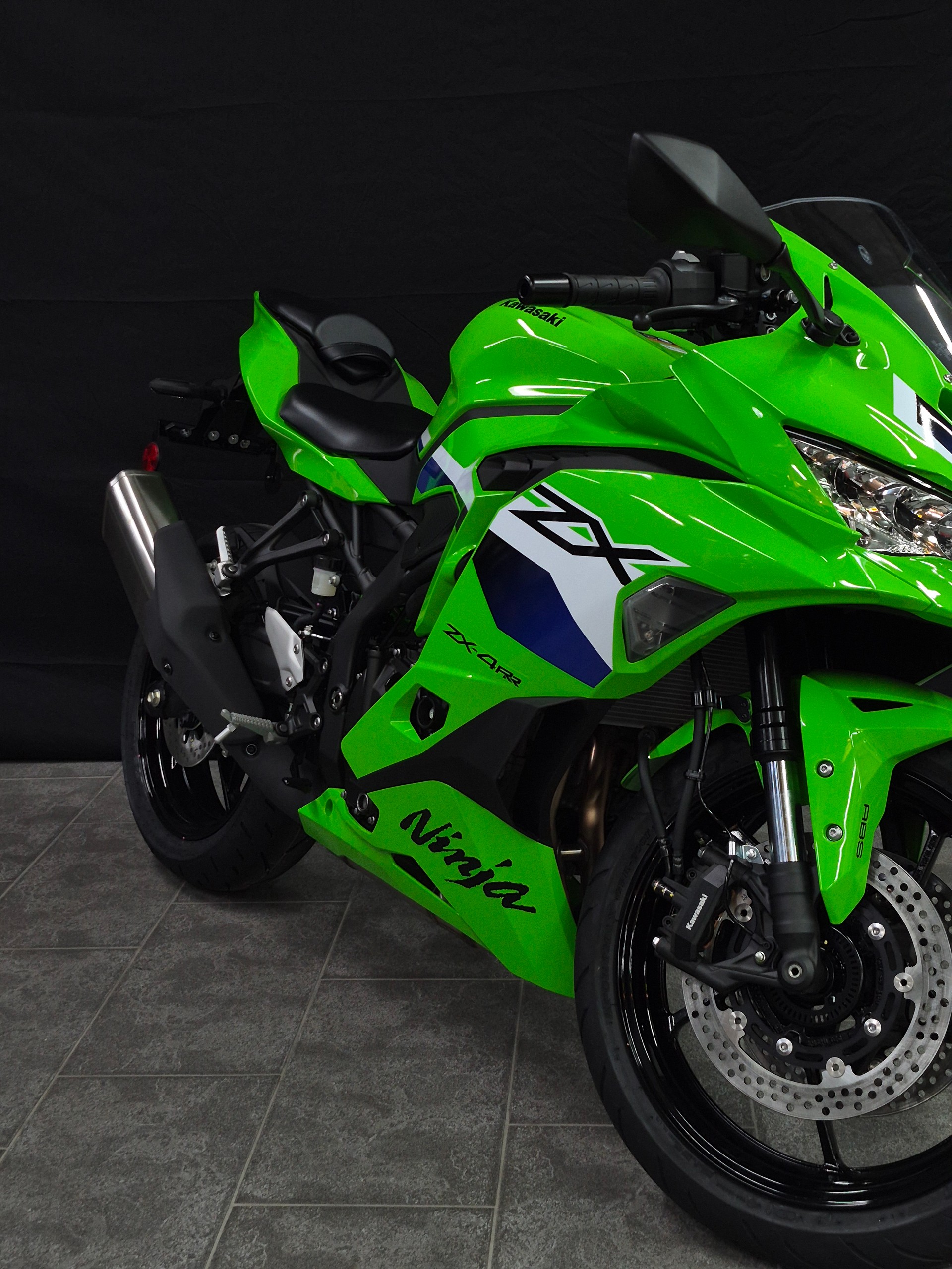 KAWASAKI Ninja ZX-4RR-image-4