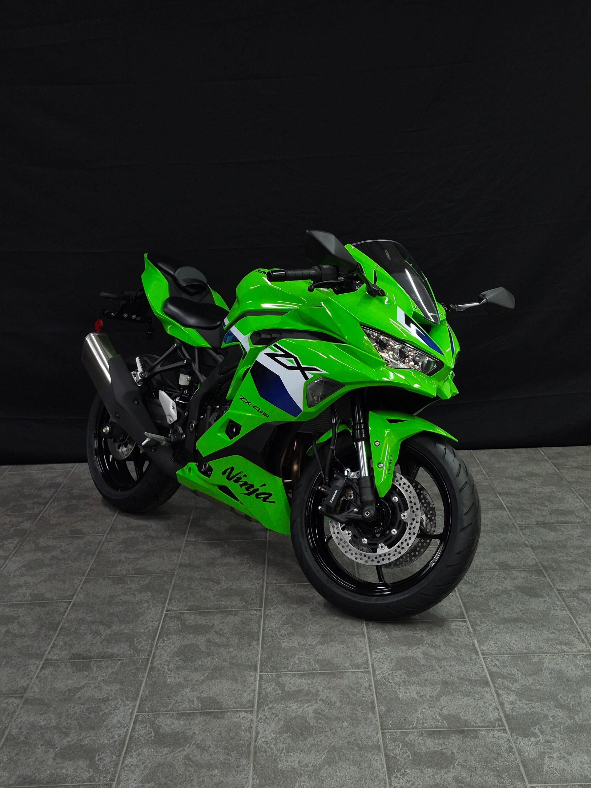 KAWASAKI Ninja ZX-4RR-image-9