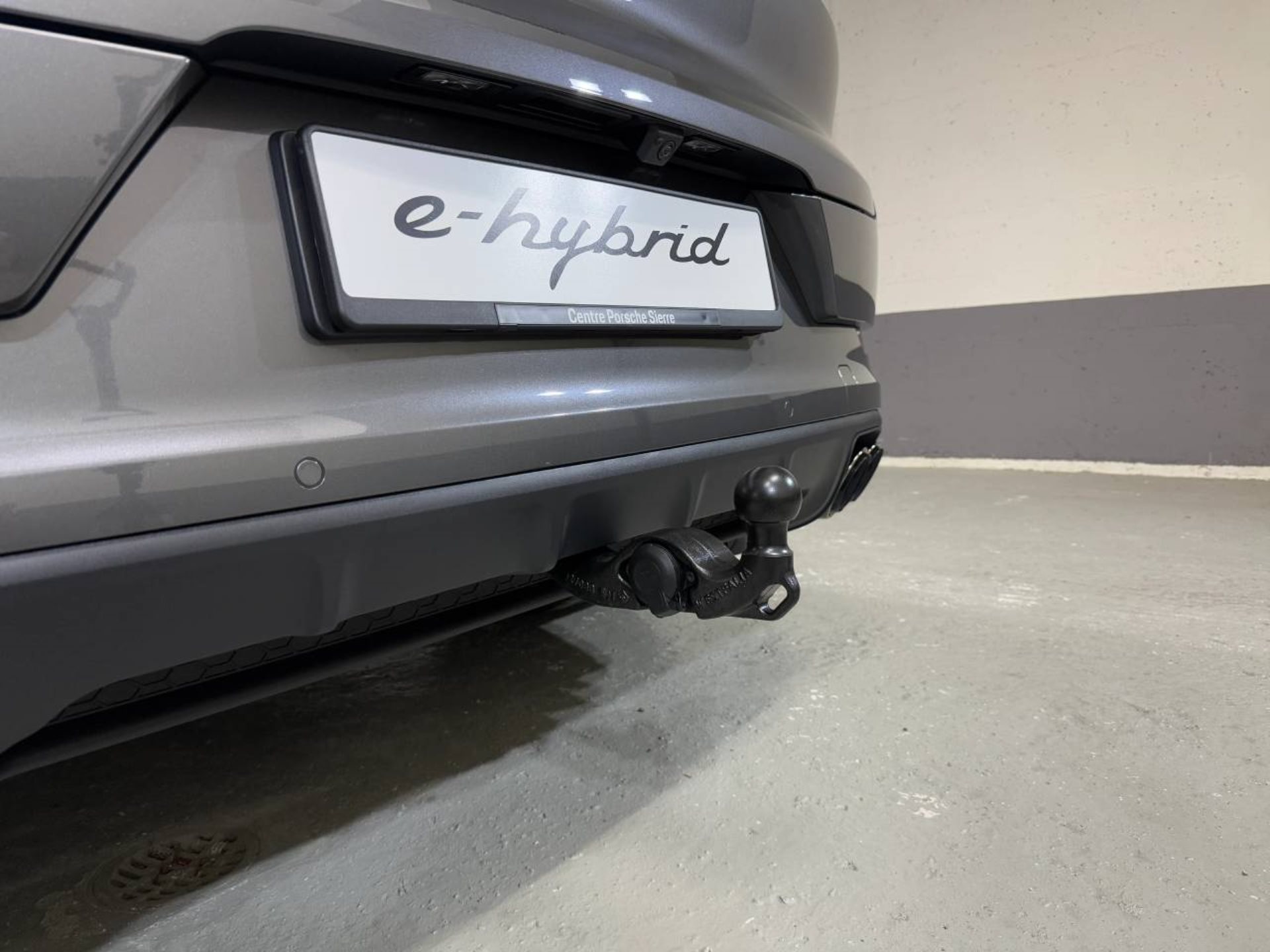 PORSCHE Cayenne E-Hybrid Black Edition-image-11