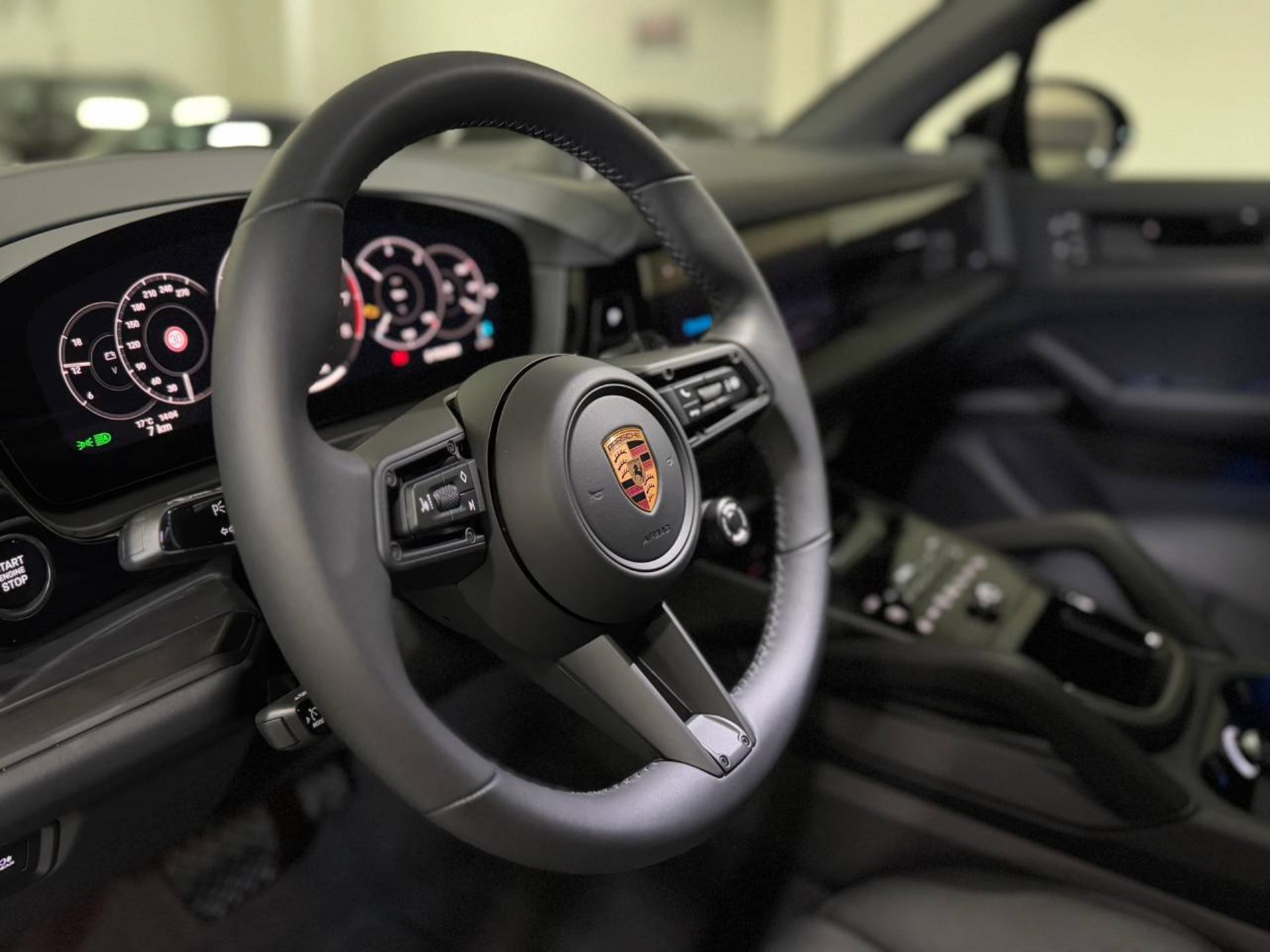 PORSCHE Cayenne E-Hybrid Black Edition-image-14