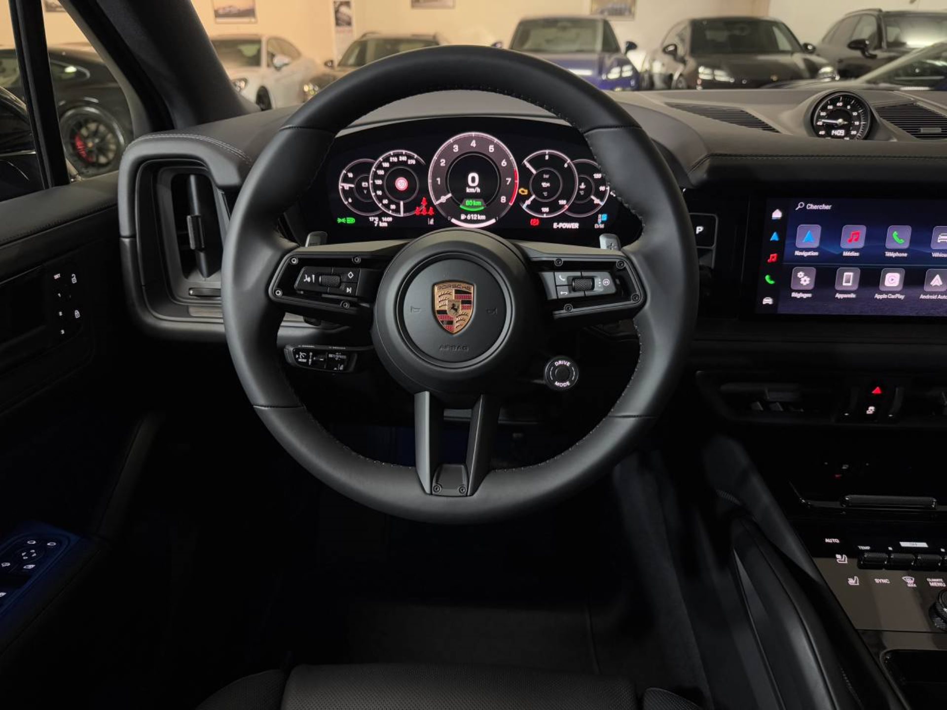 PORSCHE Cayenne E-Hybrid Black Edition-image-12