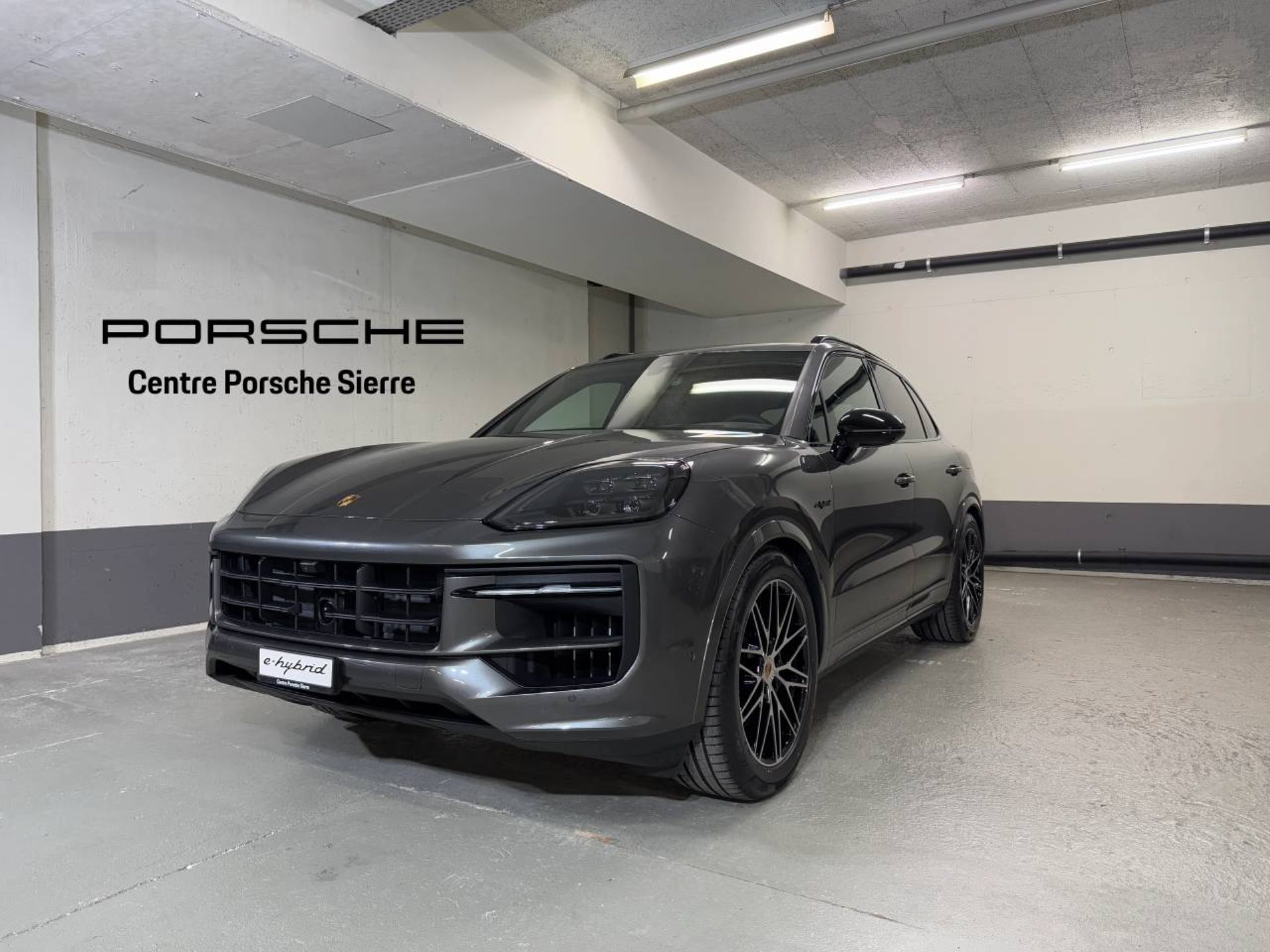 PORSCHE Cayenne E-Hybrid Black Edition-image-0