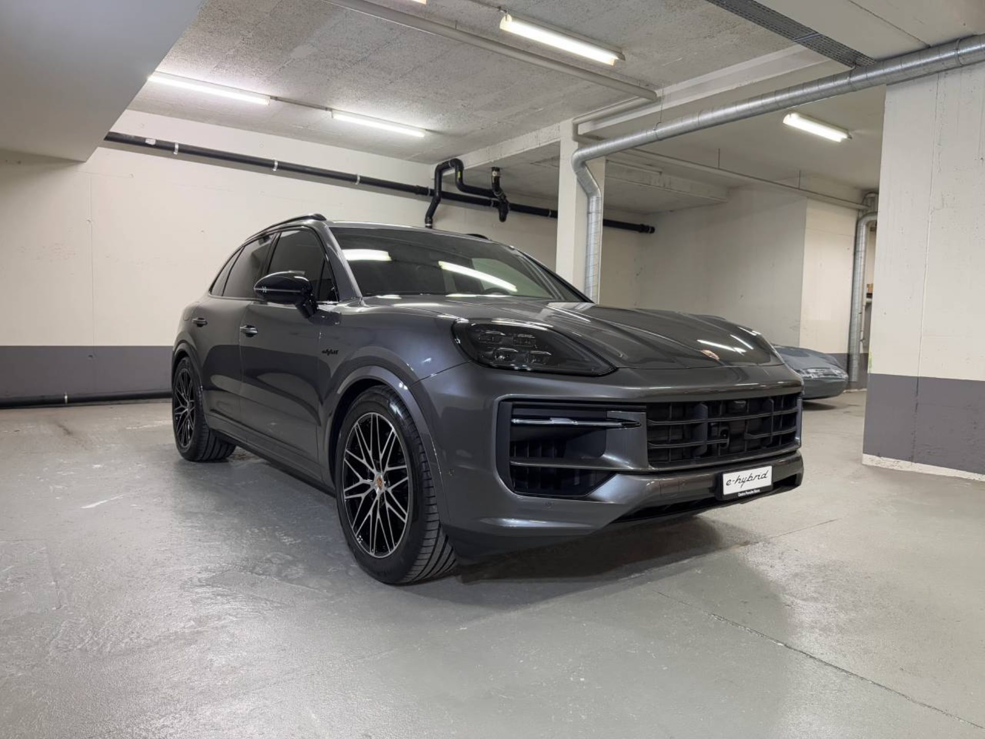 PORSCHE Cayenne E-Hybrid Black Edition-image-7