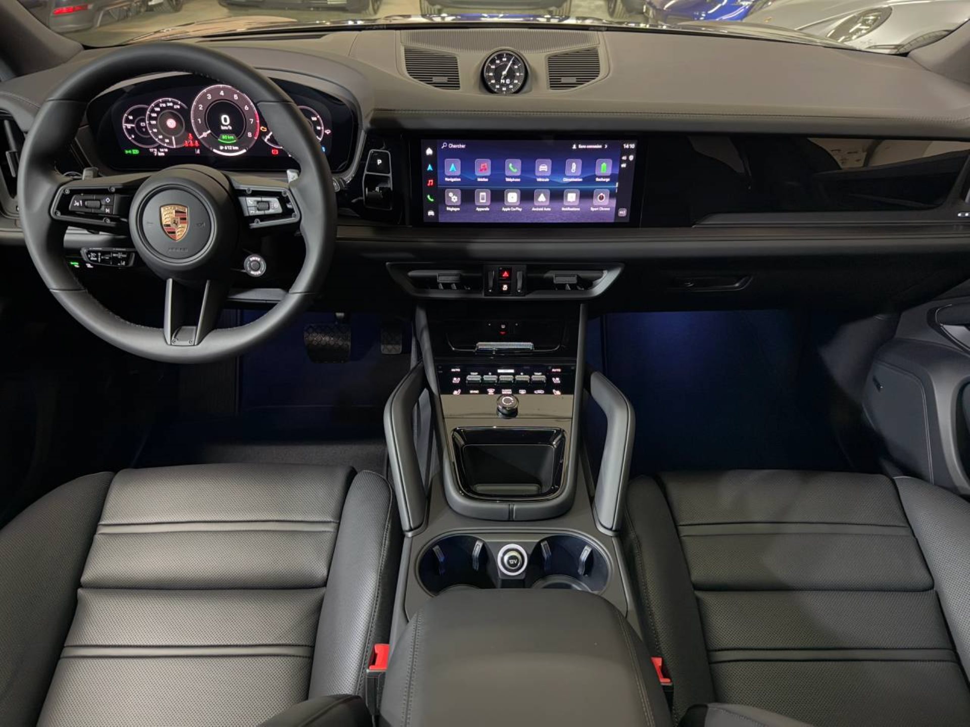 PORSCHE Cayenne E-Hybrid Black Edition-image-15