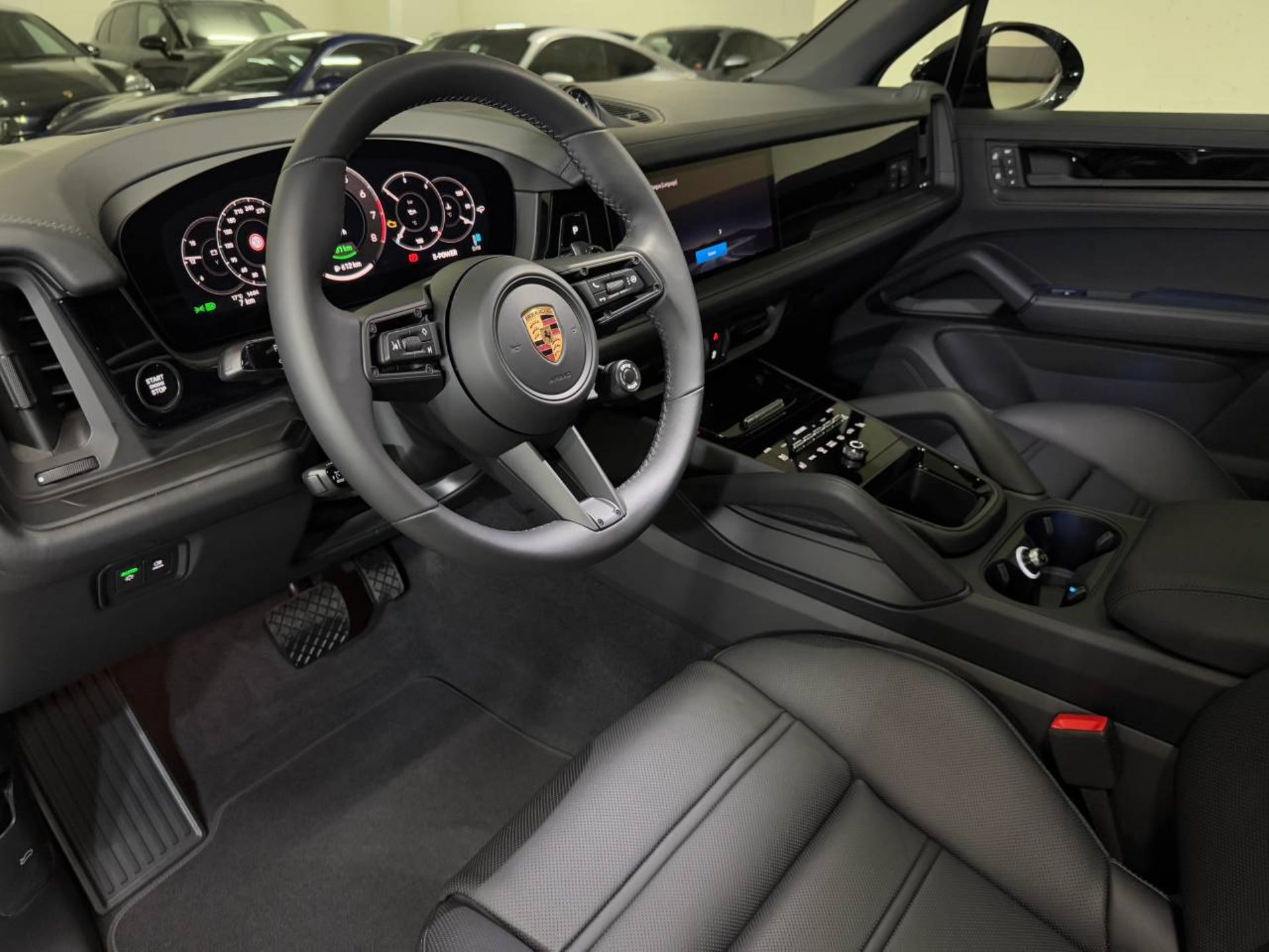 PORSCHE Cayenne E-Hybrid Black Edition-image-3