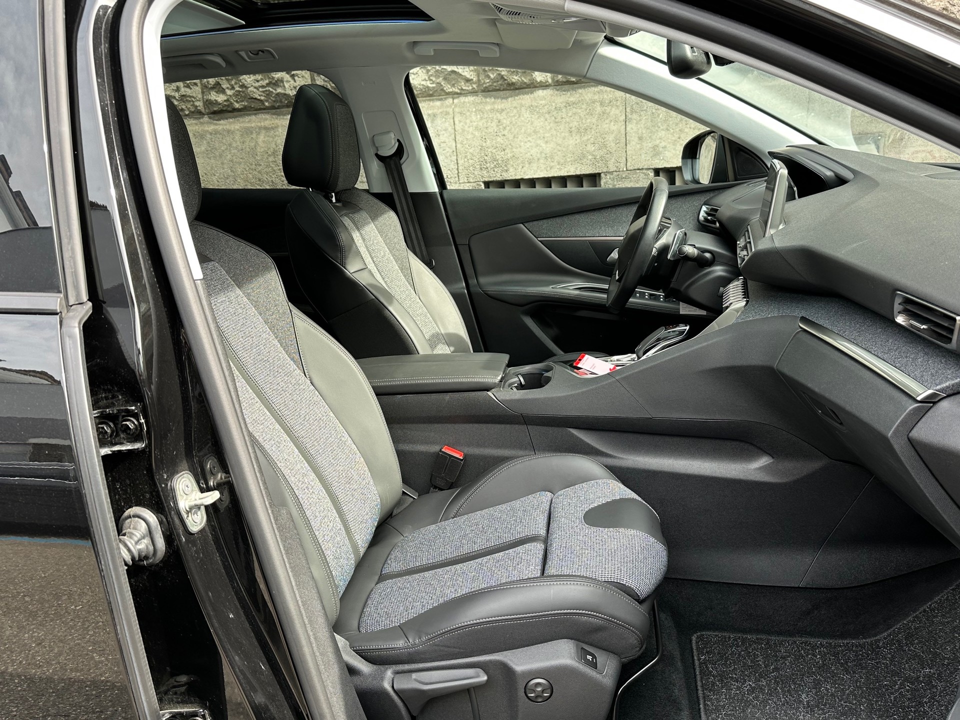 PEUGEOT 3008 2.0 BlueHDi GT EAT-image-8