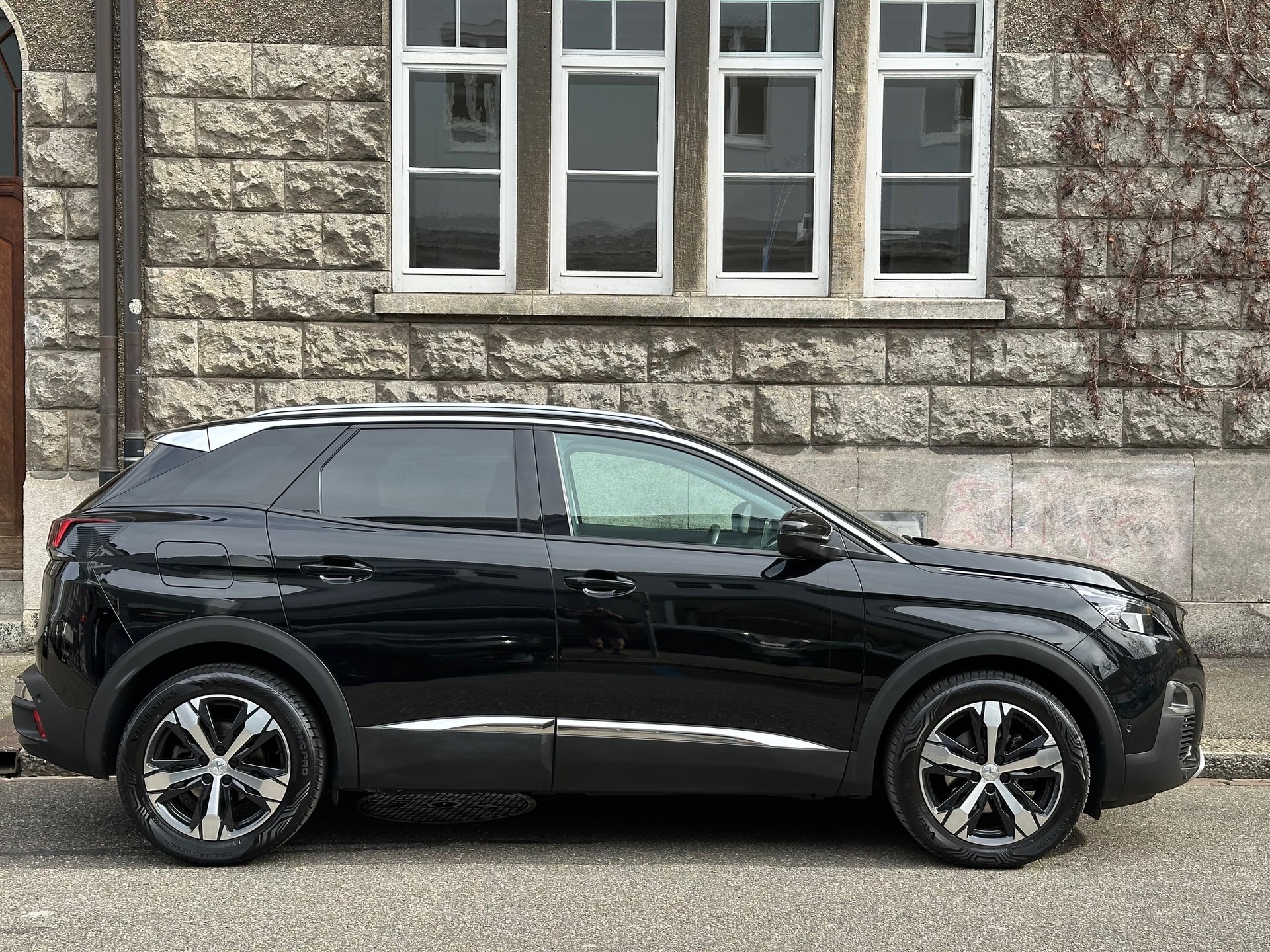 PEUGEOT 3008 2.0 BlueHDi GT EAT-image-3