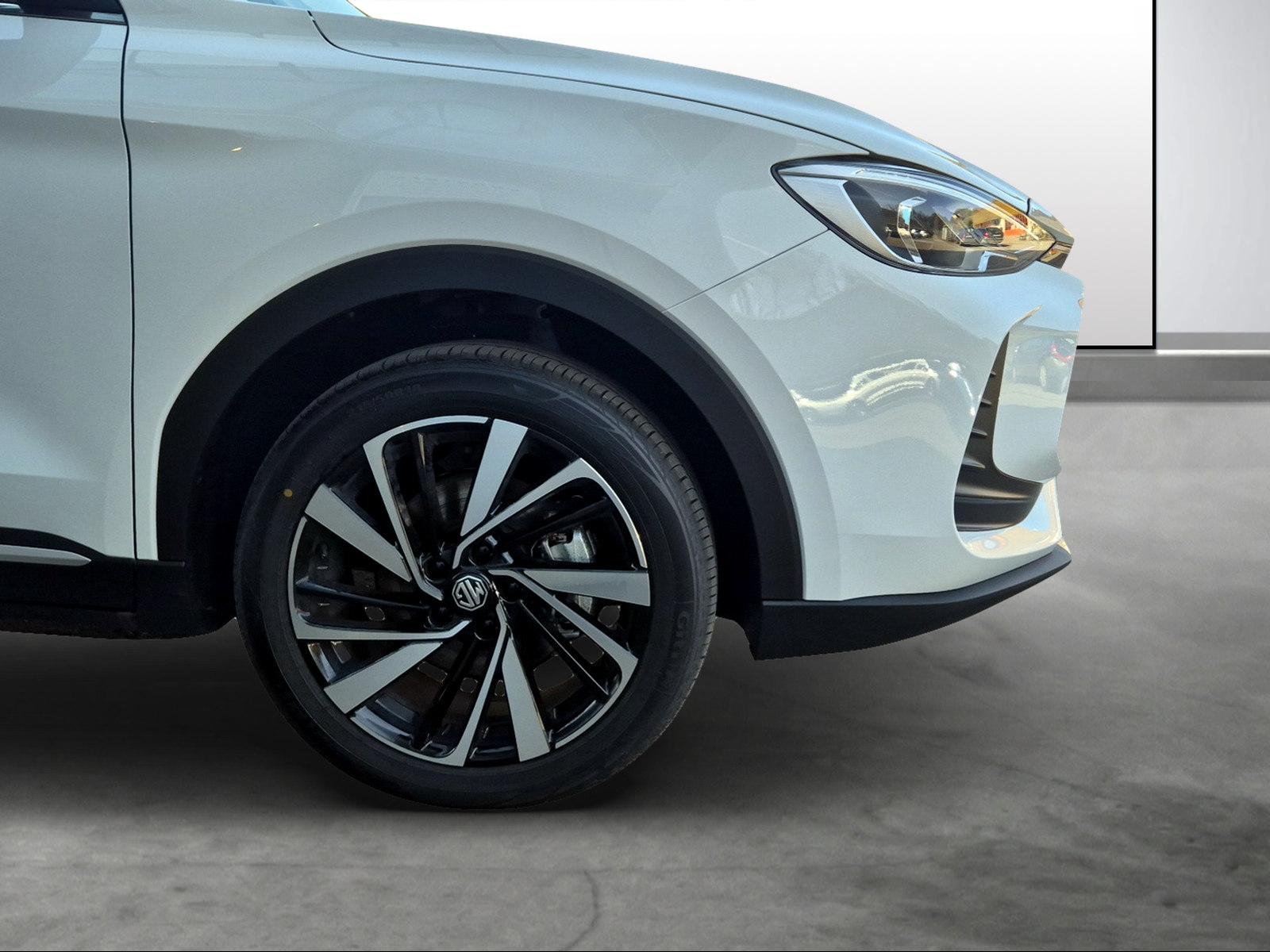 MG ZS 1.5 Hybrid+ Luxury-image-14