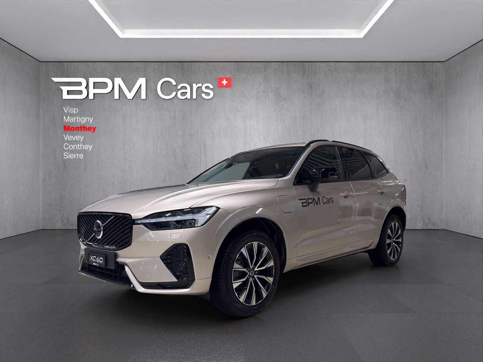 Photo VOLVO XC60 XC60 T8 eAWD PluginHybrid Ultra Dark Geartronic