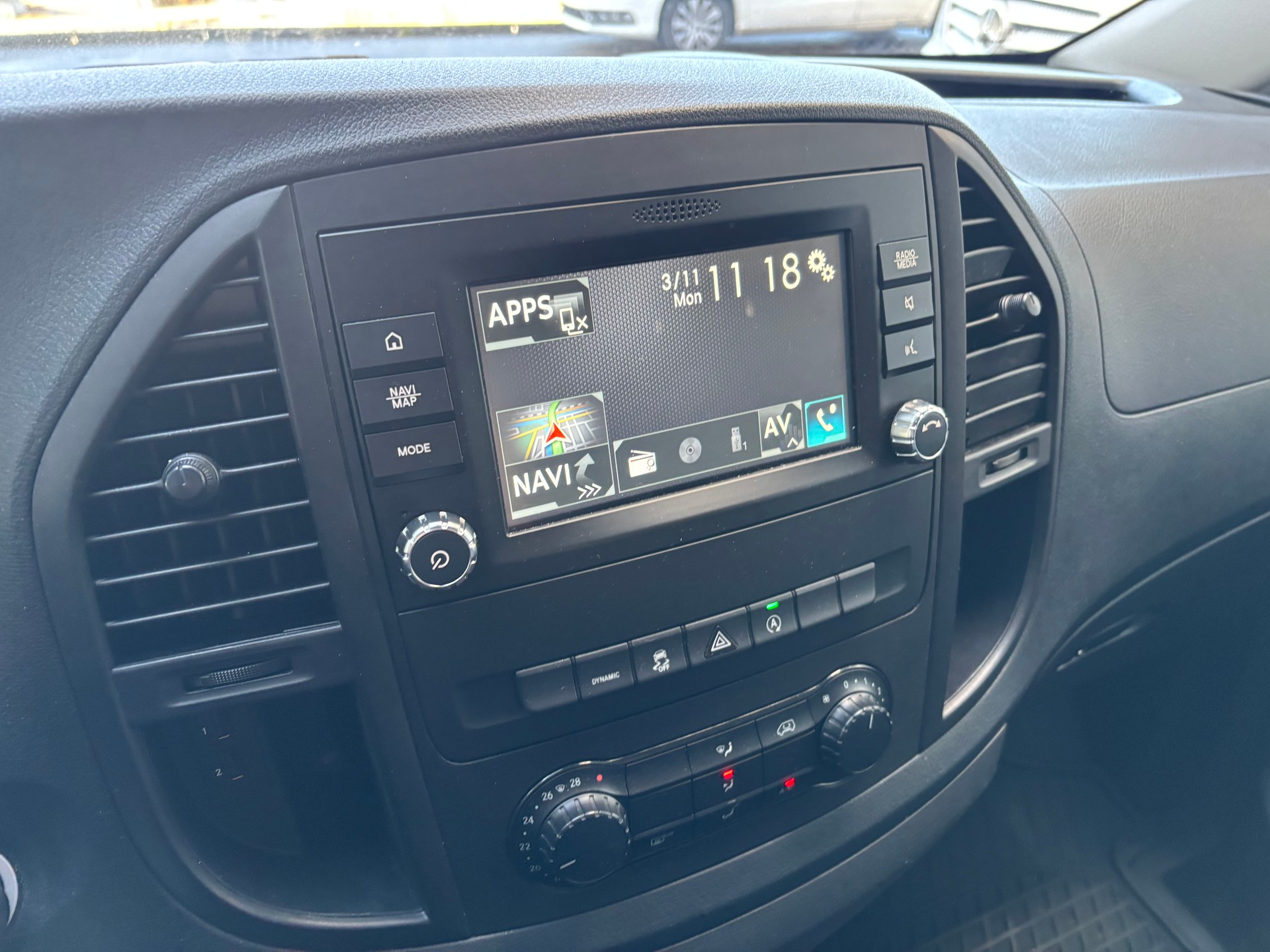 MERCEDES-BENZ Vito 116 CDI Lang 4Matic 7G-Tronic mit Navi-image-6