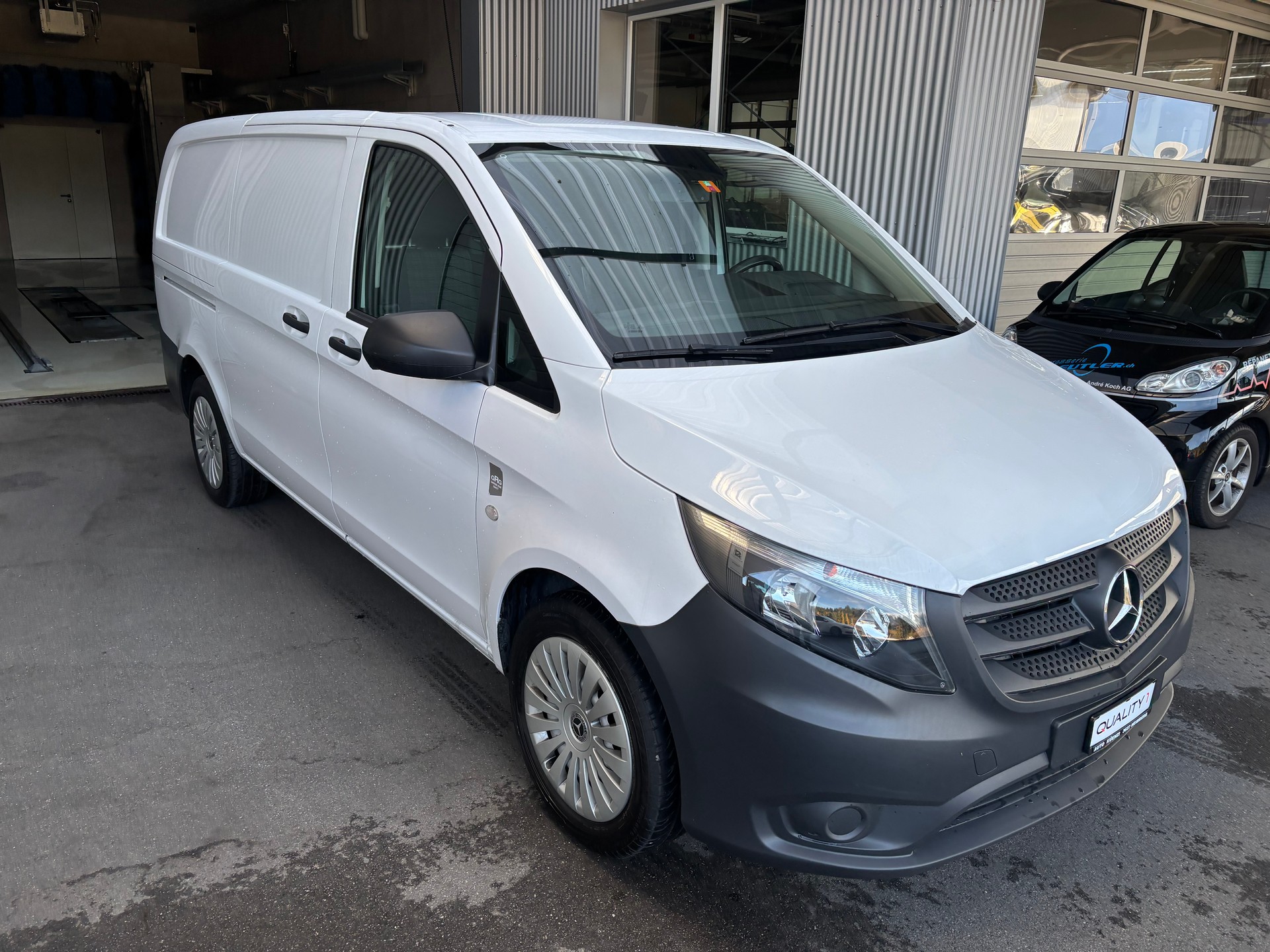 MERCEDES-BENZ Vito 116 CDI Lang 4Matic 7G-Tronic mit Navi-image-1