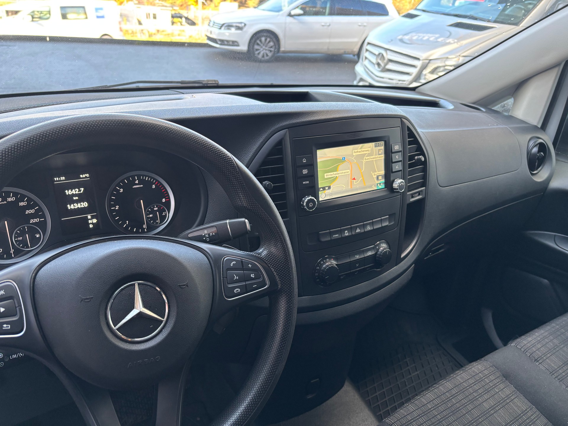 MERCEDES-BENZ Vito 116 CDI Lang 4Matic 7G-Tronic mit Navi-image-4