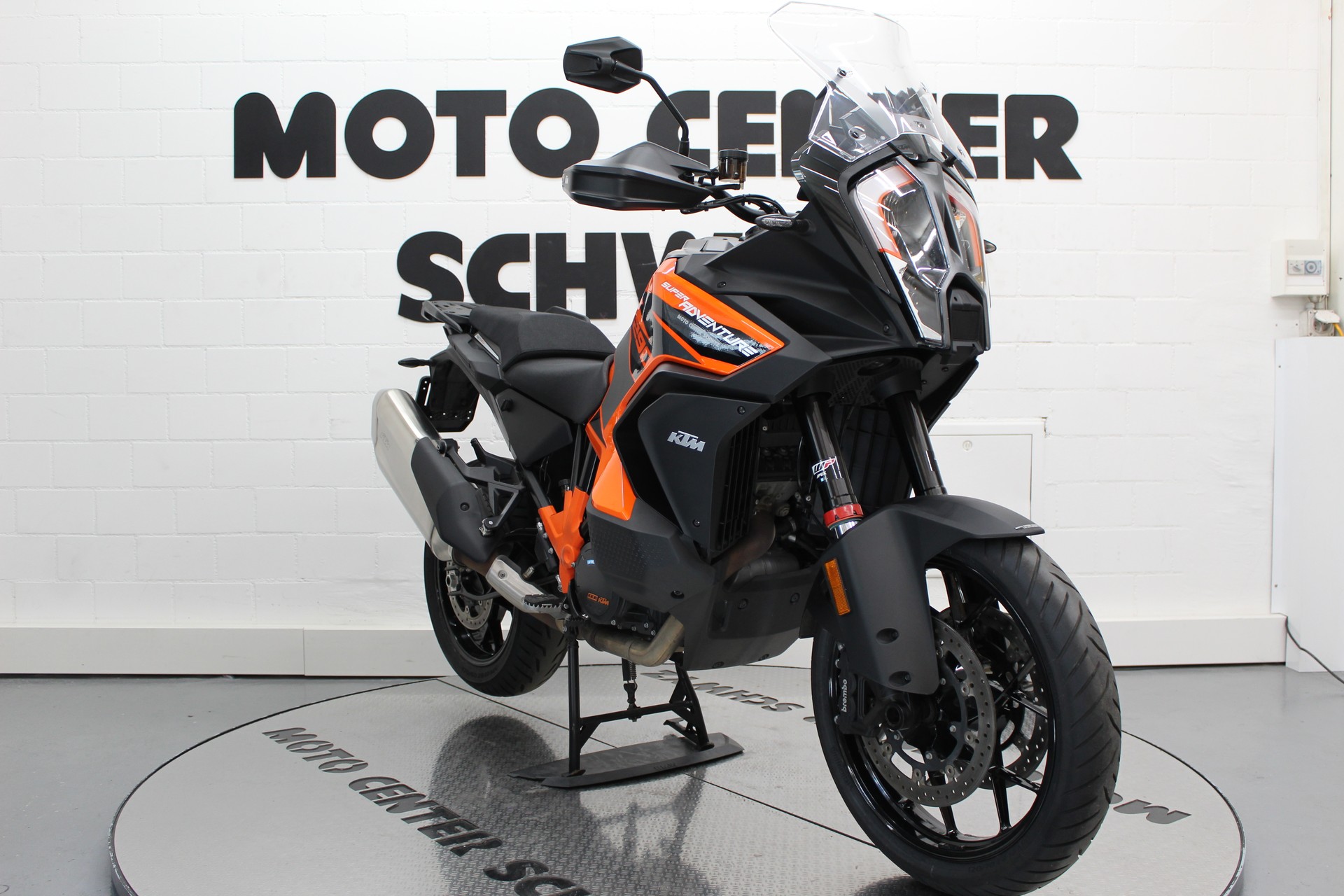 KTM 1290 Super Adventure S-showroom-element-1