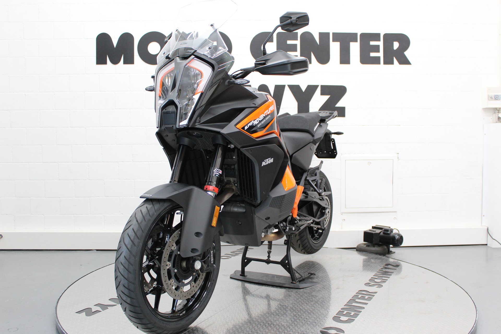 KTM 1290 Super Adventure S-showroom-element-2