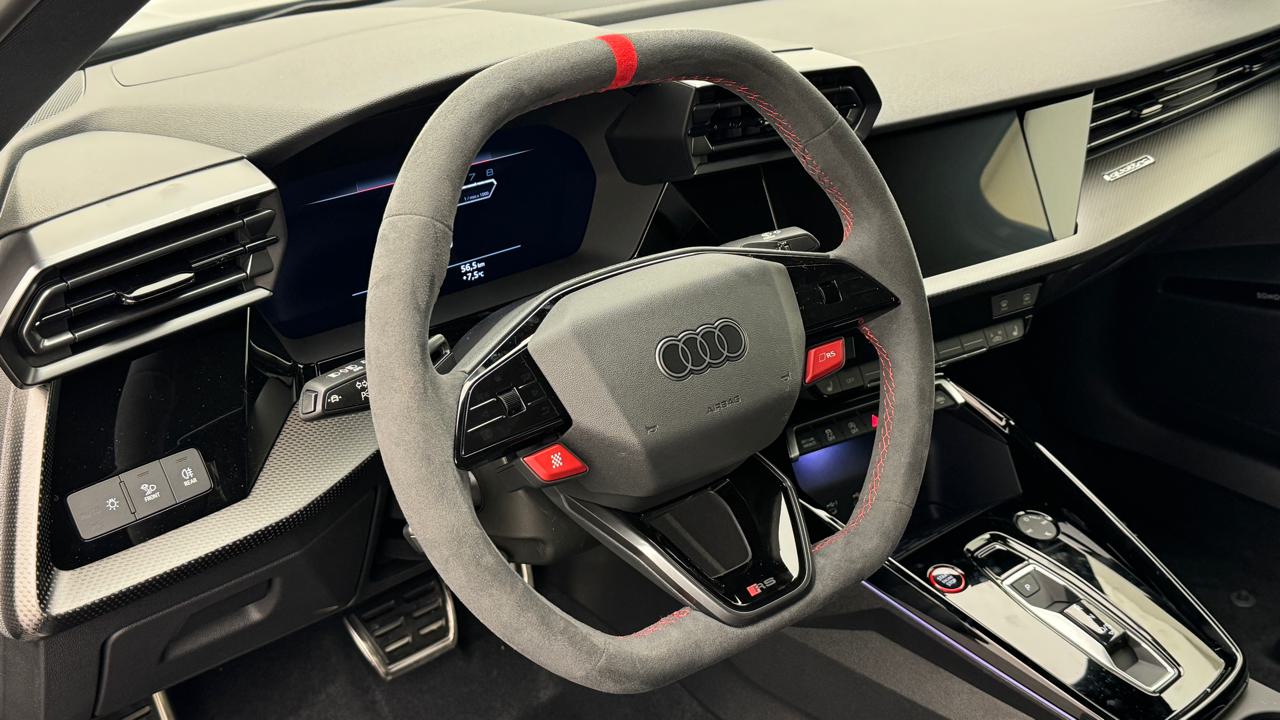 AUDI RS3 Limousine 2.5 TSI quattro S-tronic-image-6