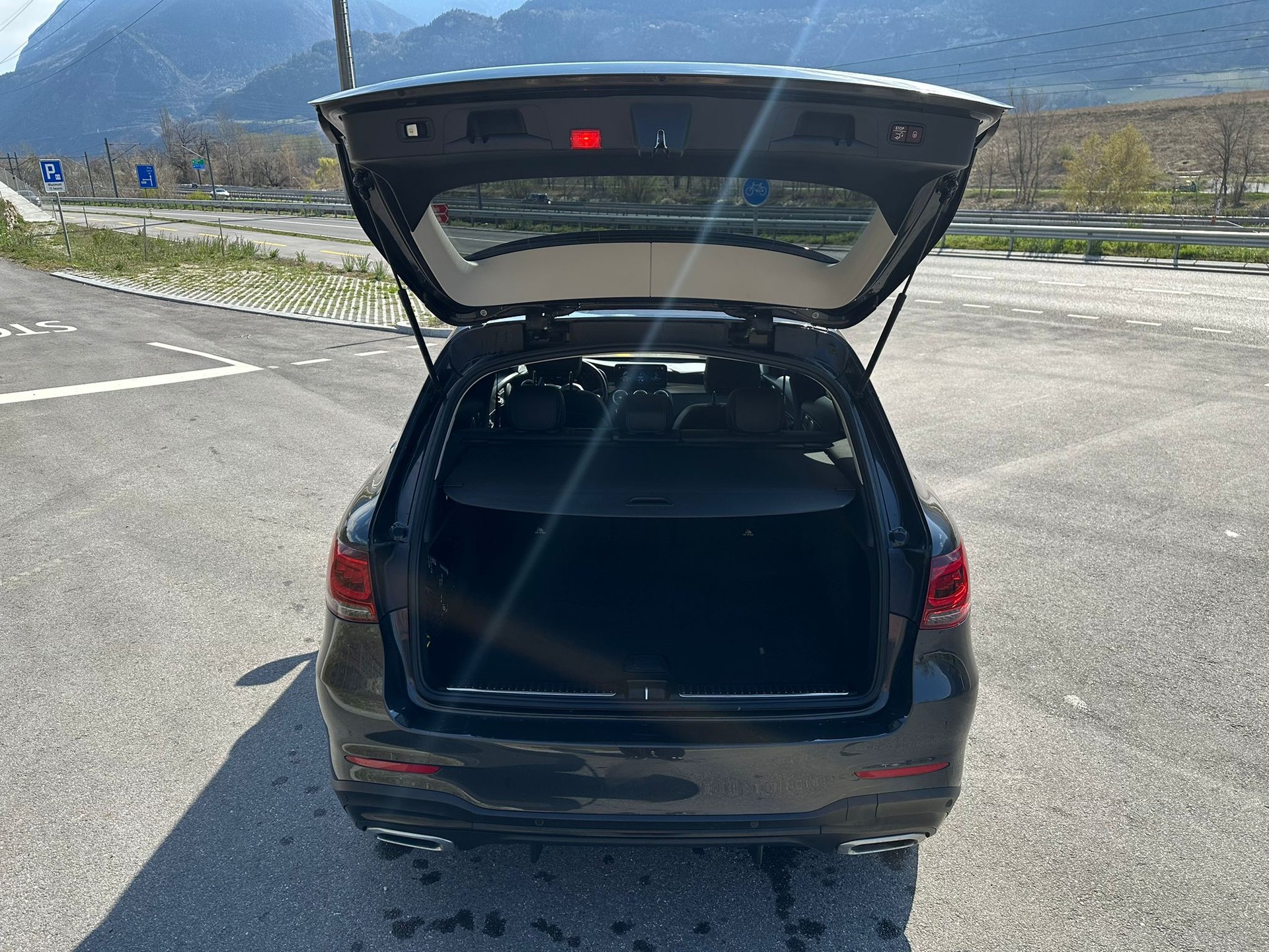 MERCEDES-BENZ GLC 300 d AMG Line 4Matic 9G-Tronic-image-8