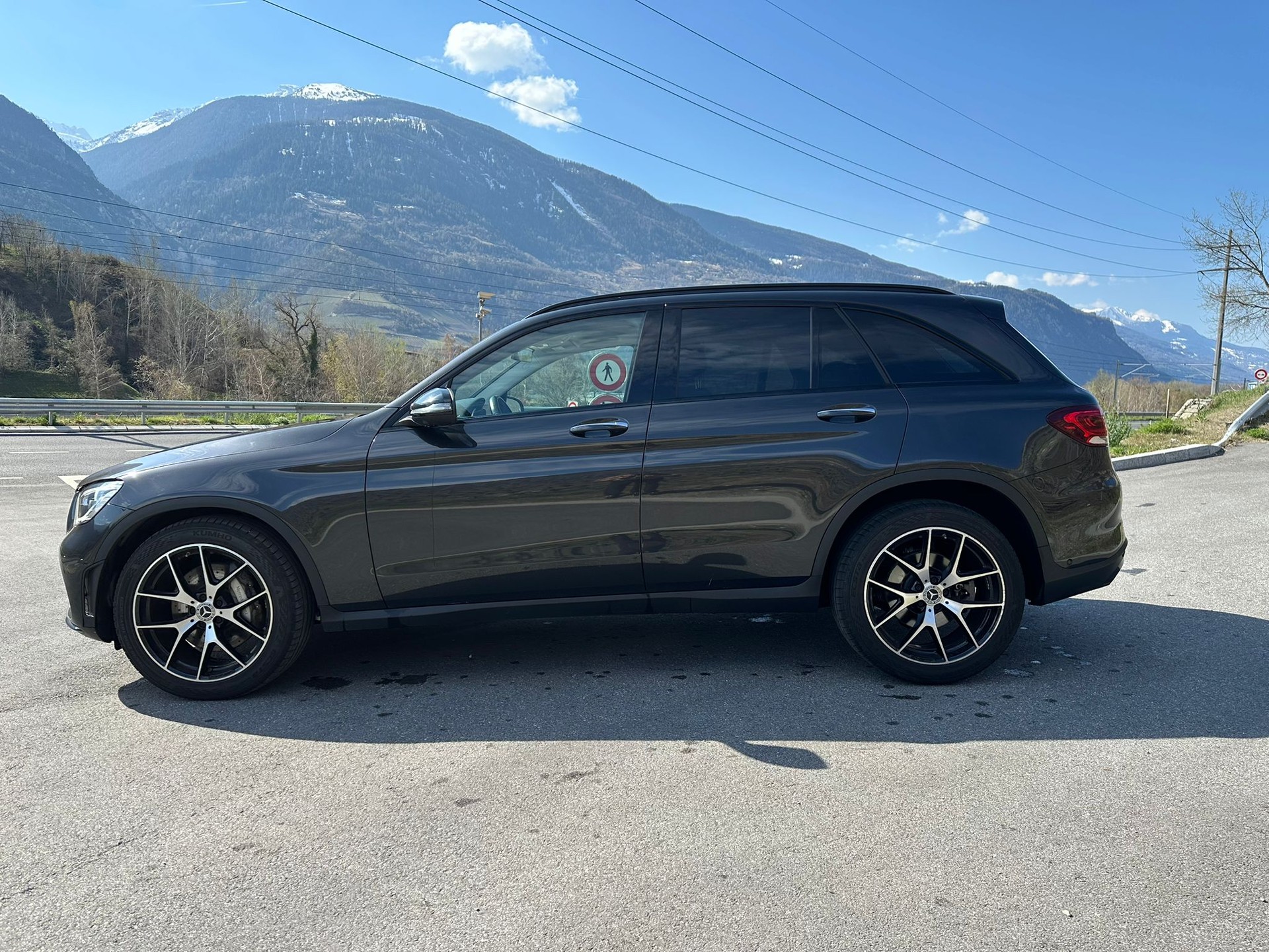 MERCEDES-BENZ GLC 300 d AMG Line 4Matic 9G-Tronic-image-7