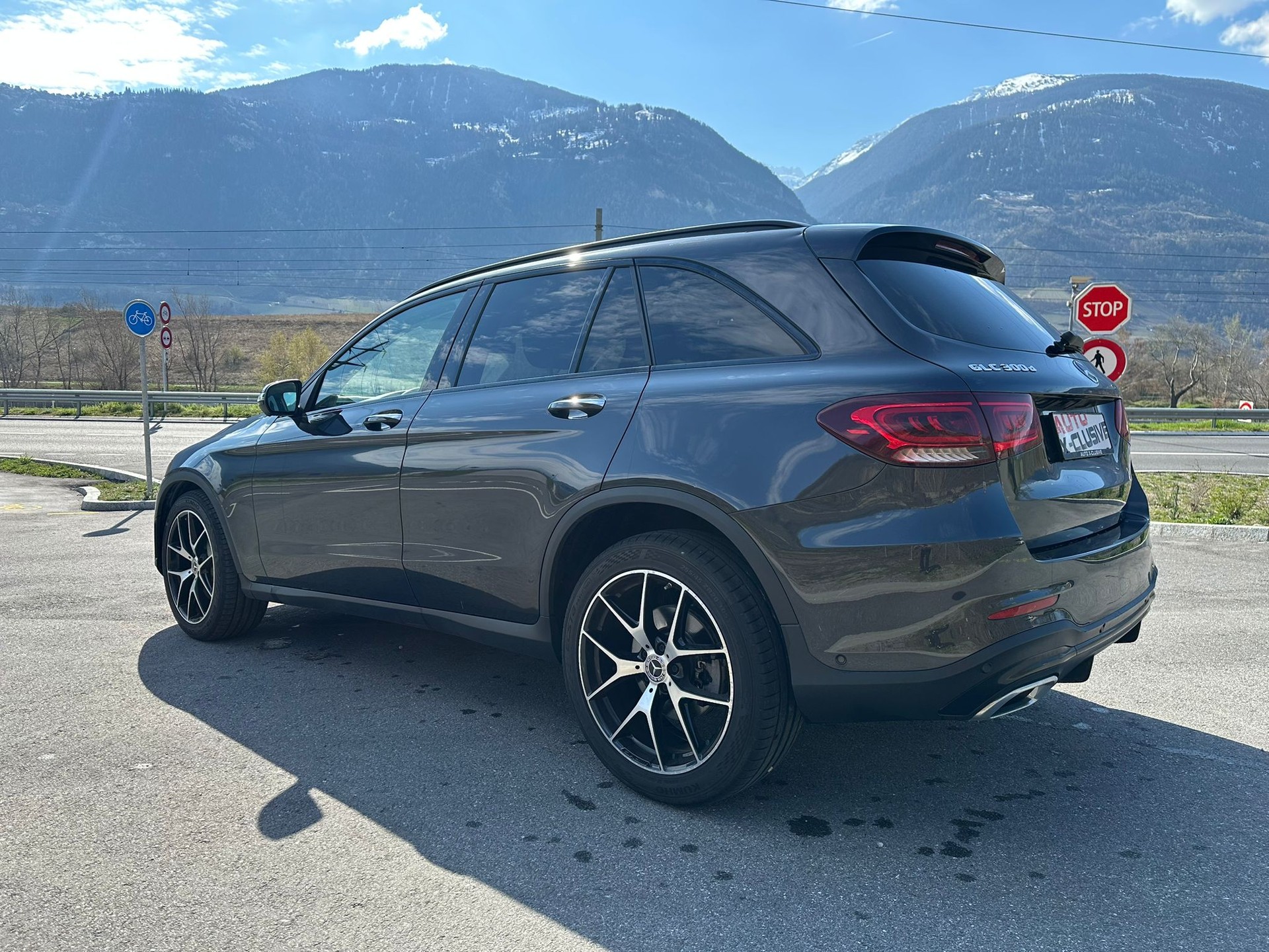MERCEDES-BENZ GLC 300 d AMG Line 4Matic 9G-Tronic-image-6