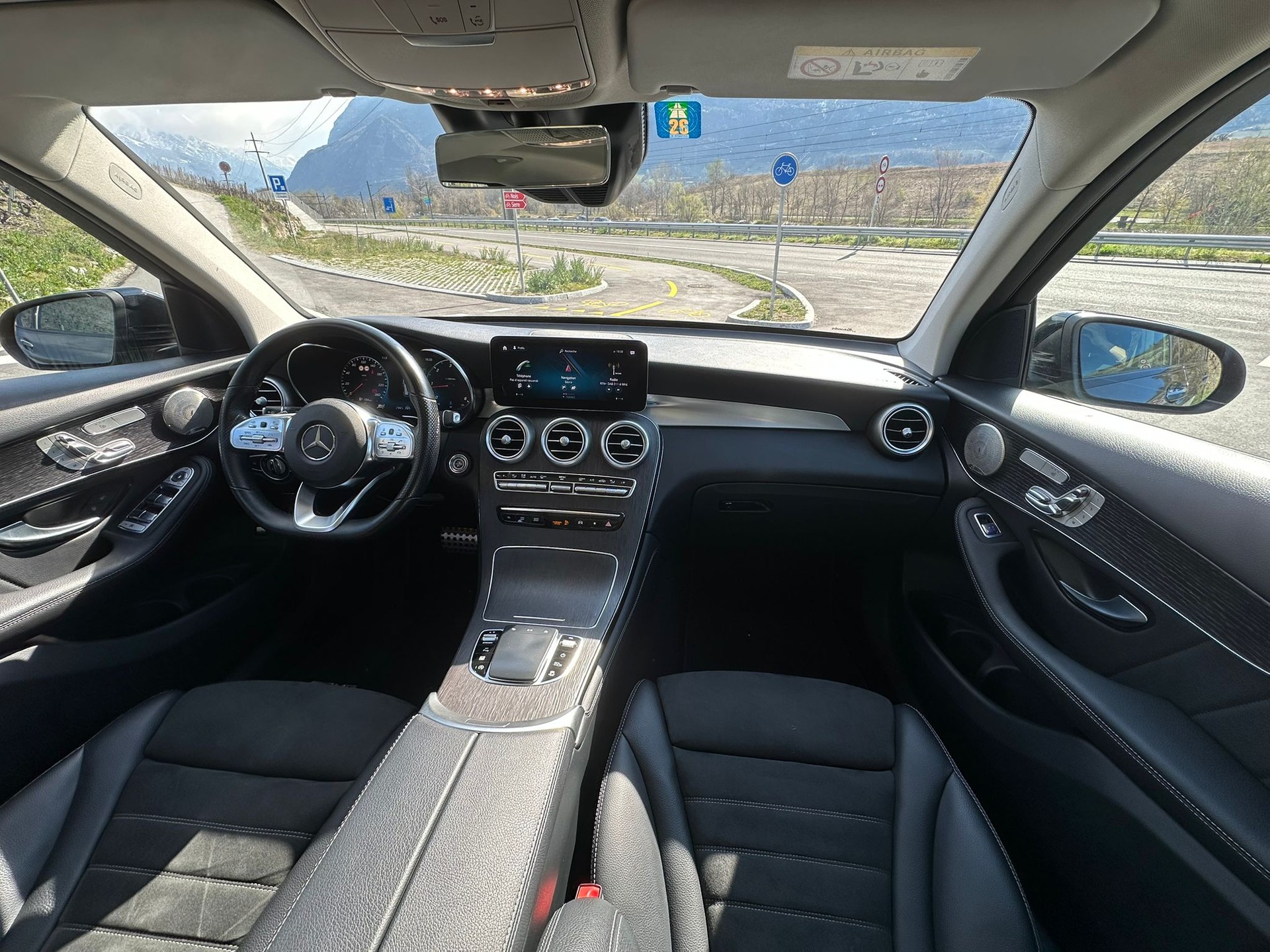 MERCEDES-BENZ GLC 300 d AMG Line 4Matic 9G-Tronic-image-13
