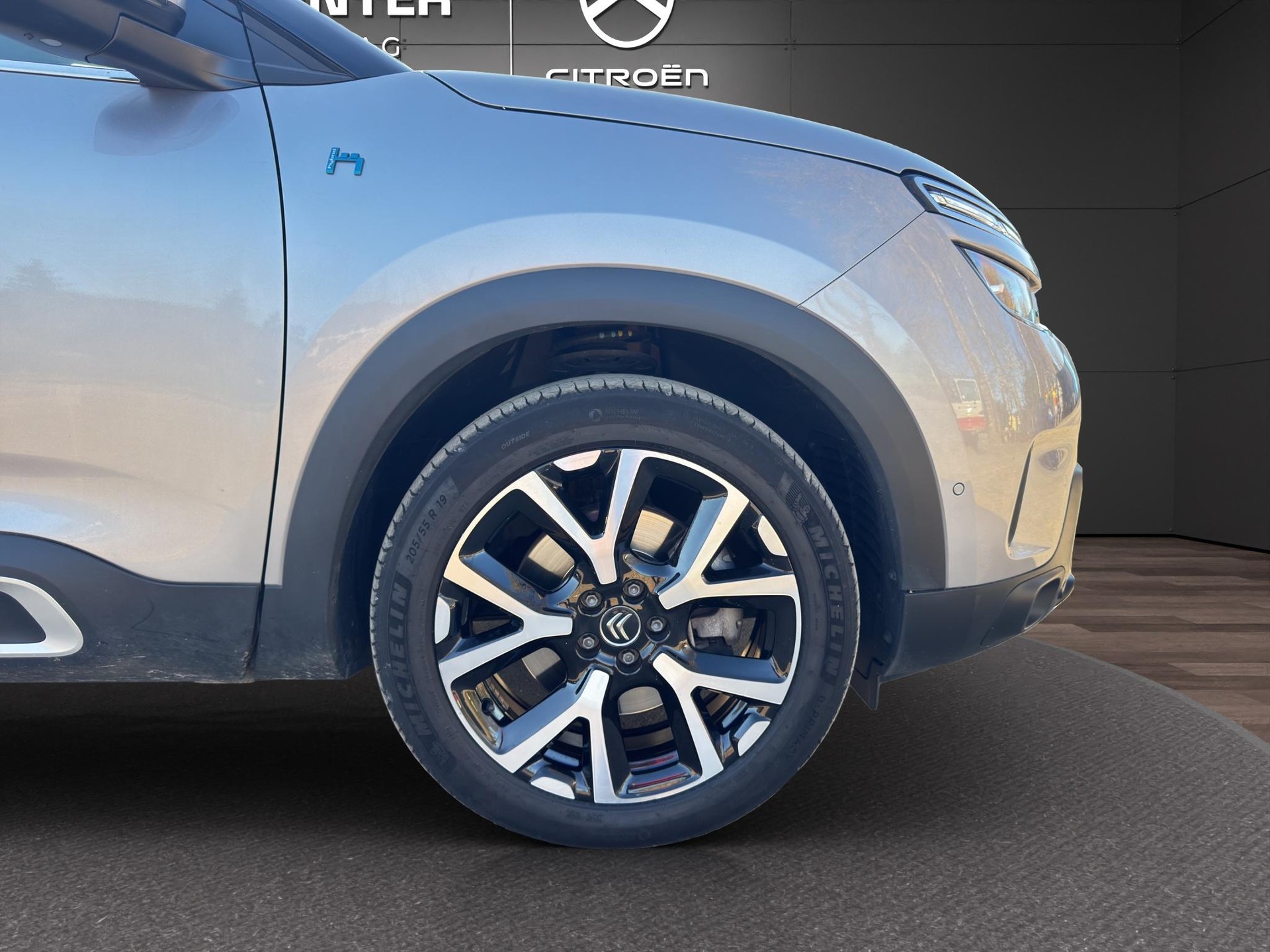 CITROEN C5 Aircross 1.6 Plug-in Hybrid Shine-image-4