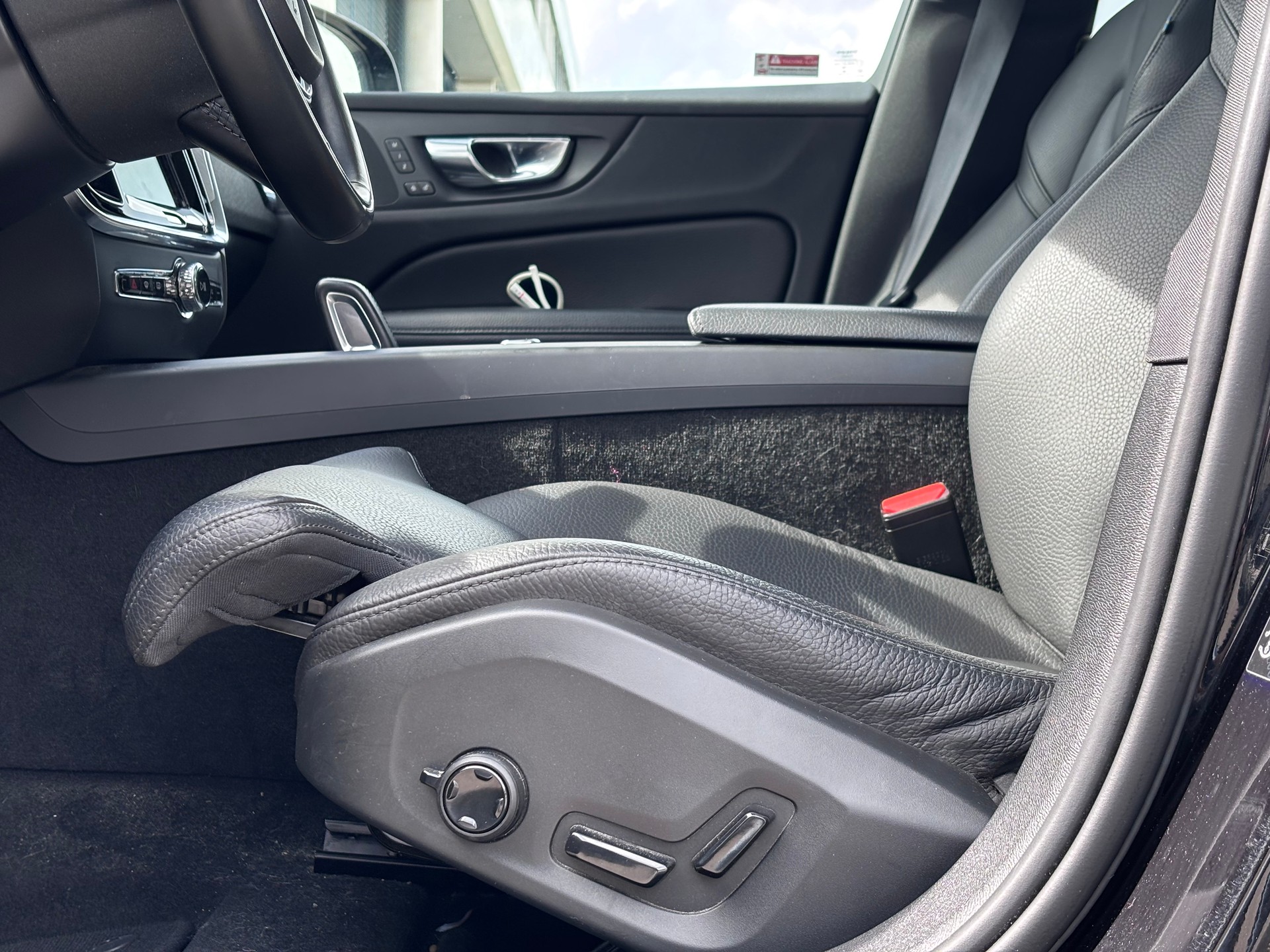 VOLVO V60 Cross Country B5 Benzin Mild Hybrid AWD Geartronic-image-14