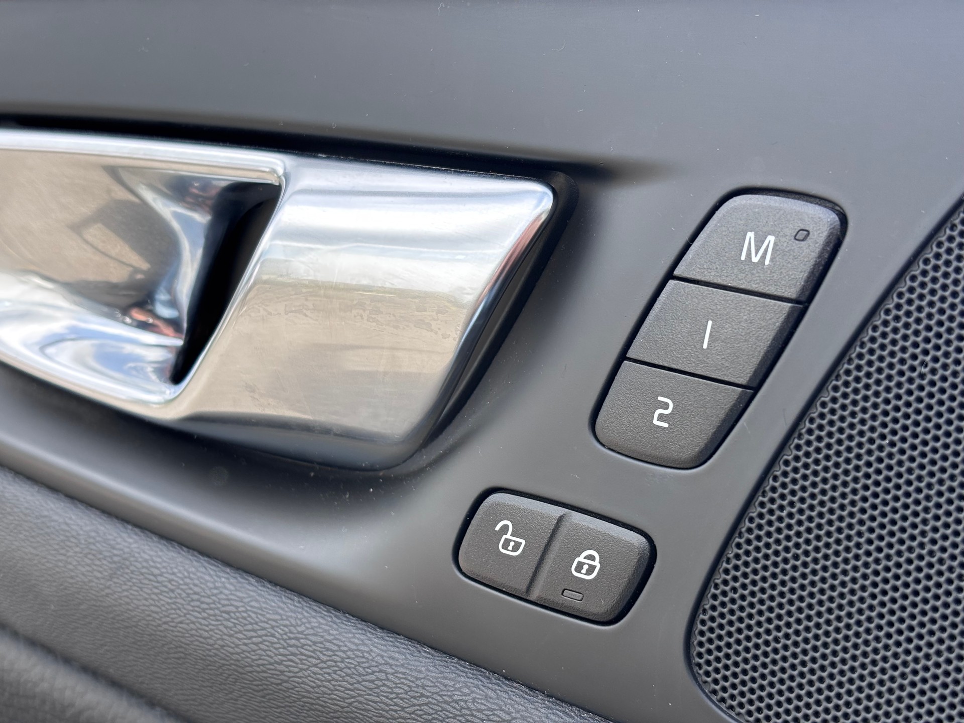VOLVO V60 Cross Country B5 Benzin Mild Hybrid AWD Geartronic-image-15
