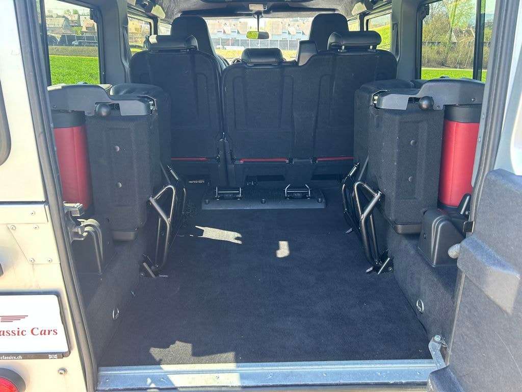 LAND ROVER Defender 110 2.2 TD4 SW SE-image-11