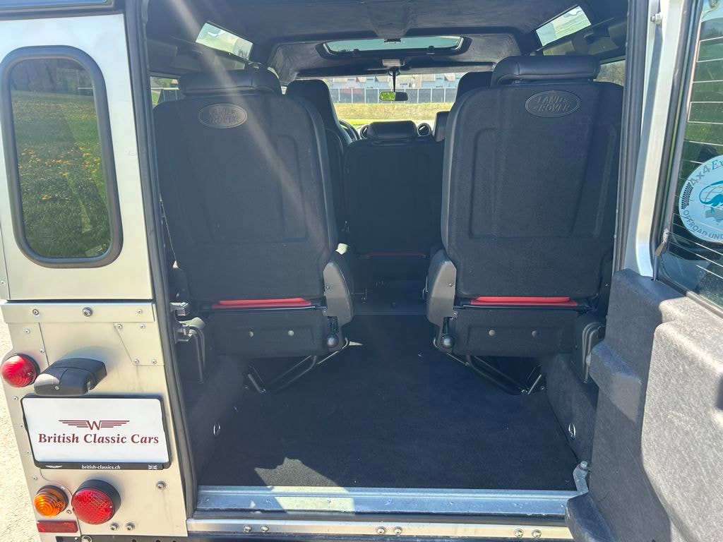 LAND ROVER Defender 110 2.2 TD4 SW SE-image-12