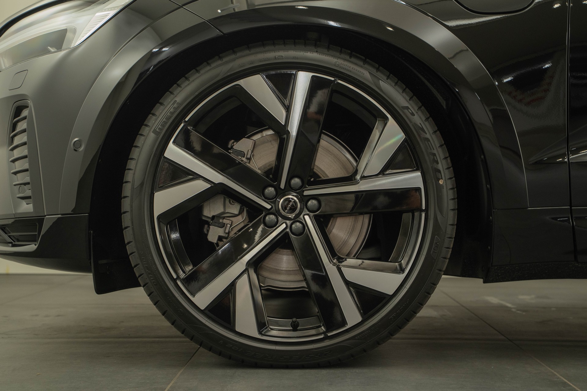VOLVO XC60 2.0 T8 TE Ultra Dark eAWD-image-14