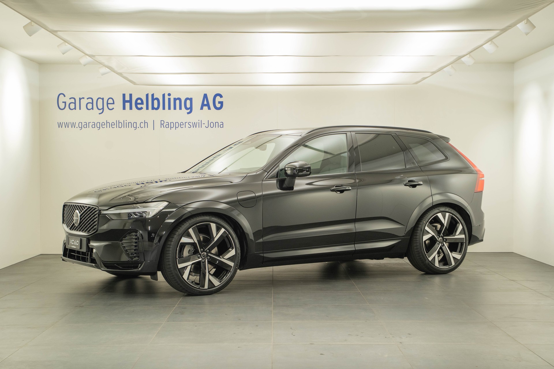 VOLVO XC60 2.0 T8 TE Ultra Dark eAWD-image-0